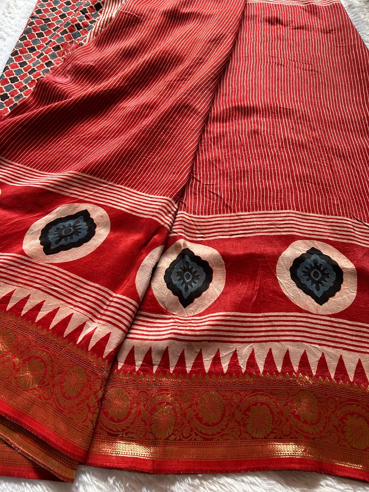 Soft Modal - Red-Black