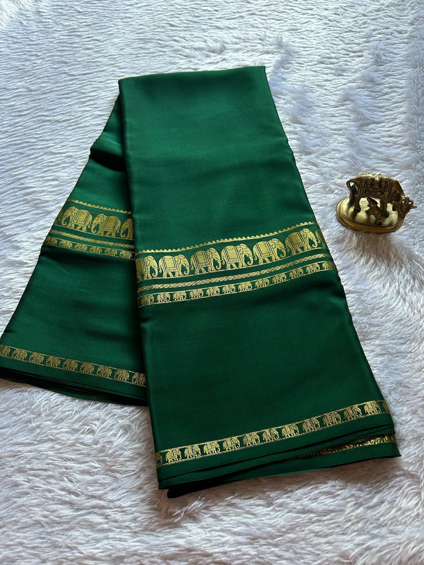 Prashanthi : Solid Bottle green