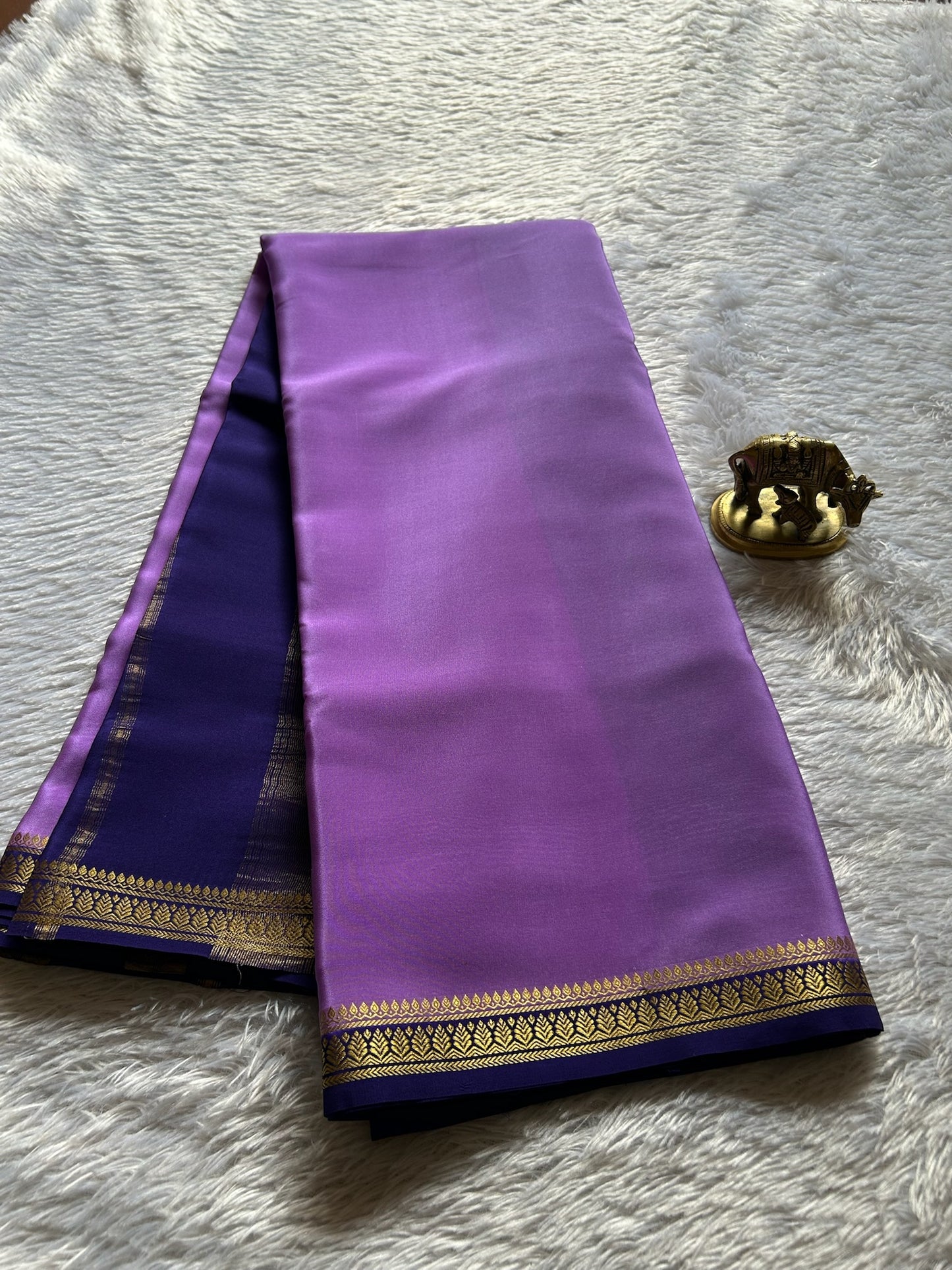 Jyothi (2D) : Lavender-navy blue
