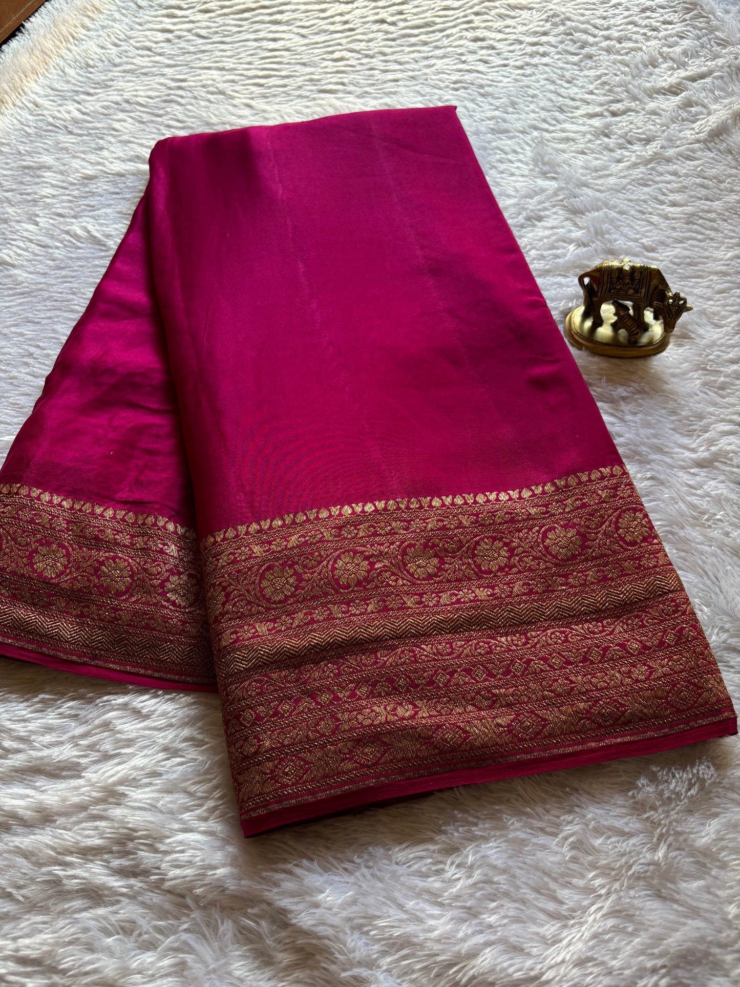 Nadhiya : Solid Pink
