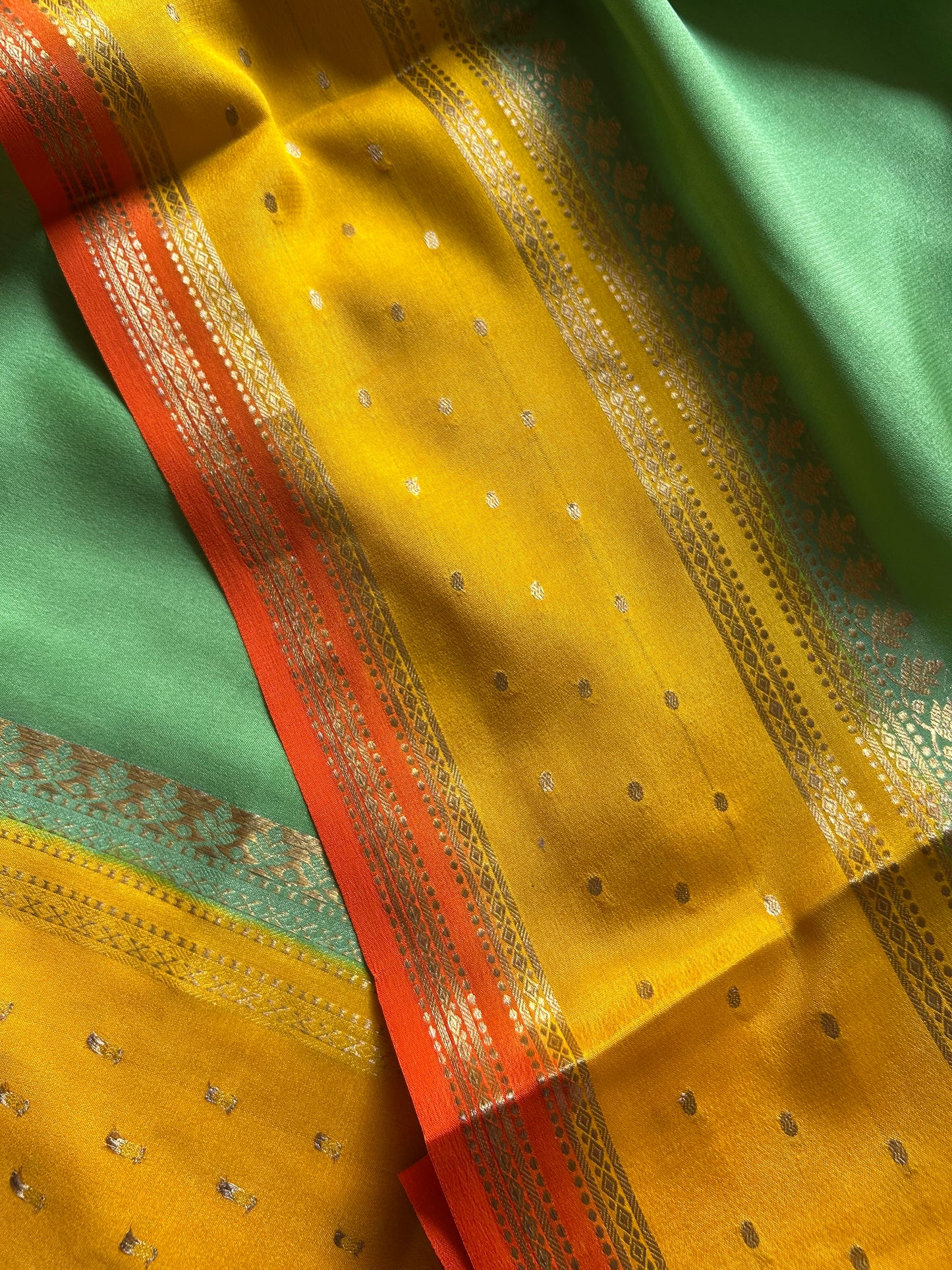 Drishti (3D) : Pista green-yellow-orange