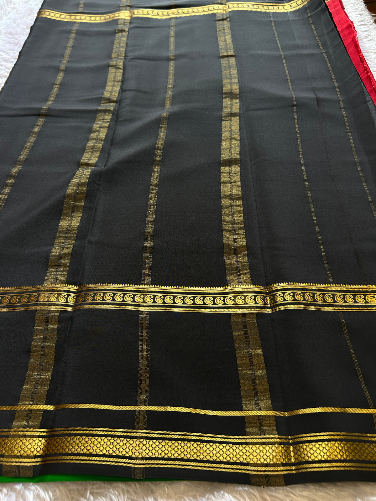 Triguna (3D) : Red-black-green