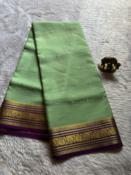 Haasini (2D) : Pista green-dark magenta