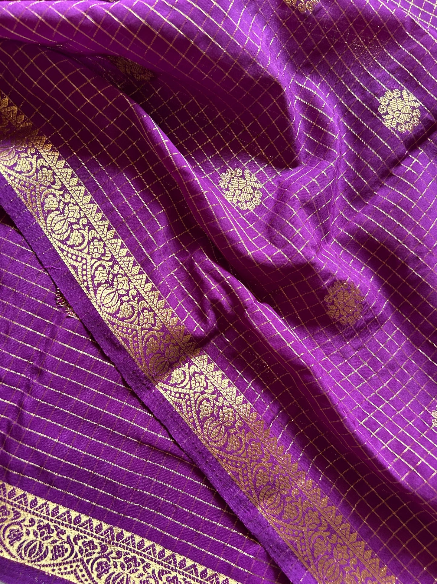 SS103 : Solid magenta