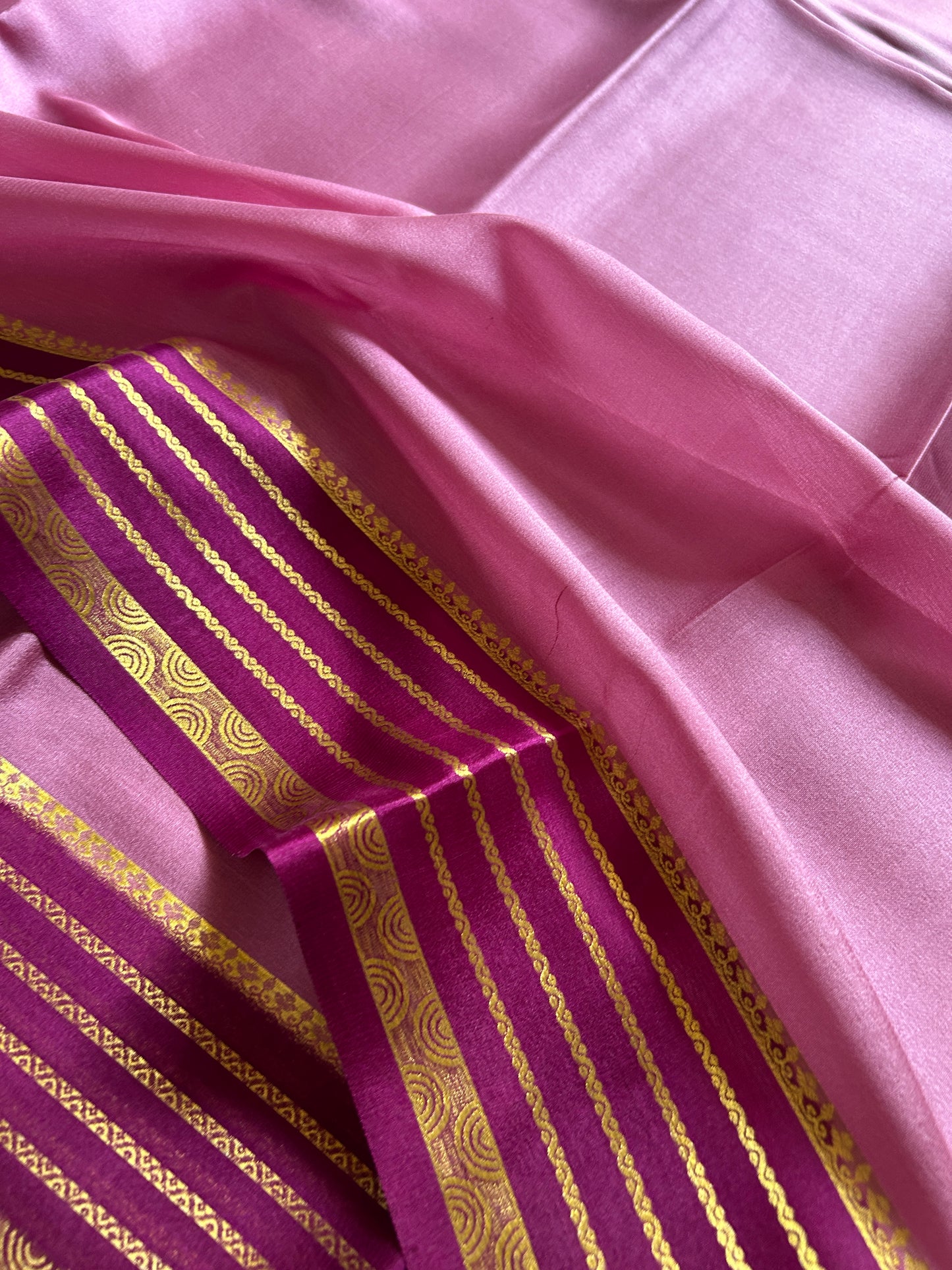 Rashmi (2D) : mauve pink-magenta