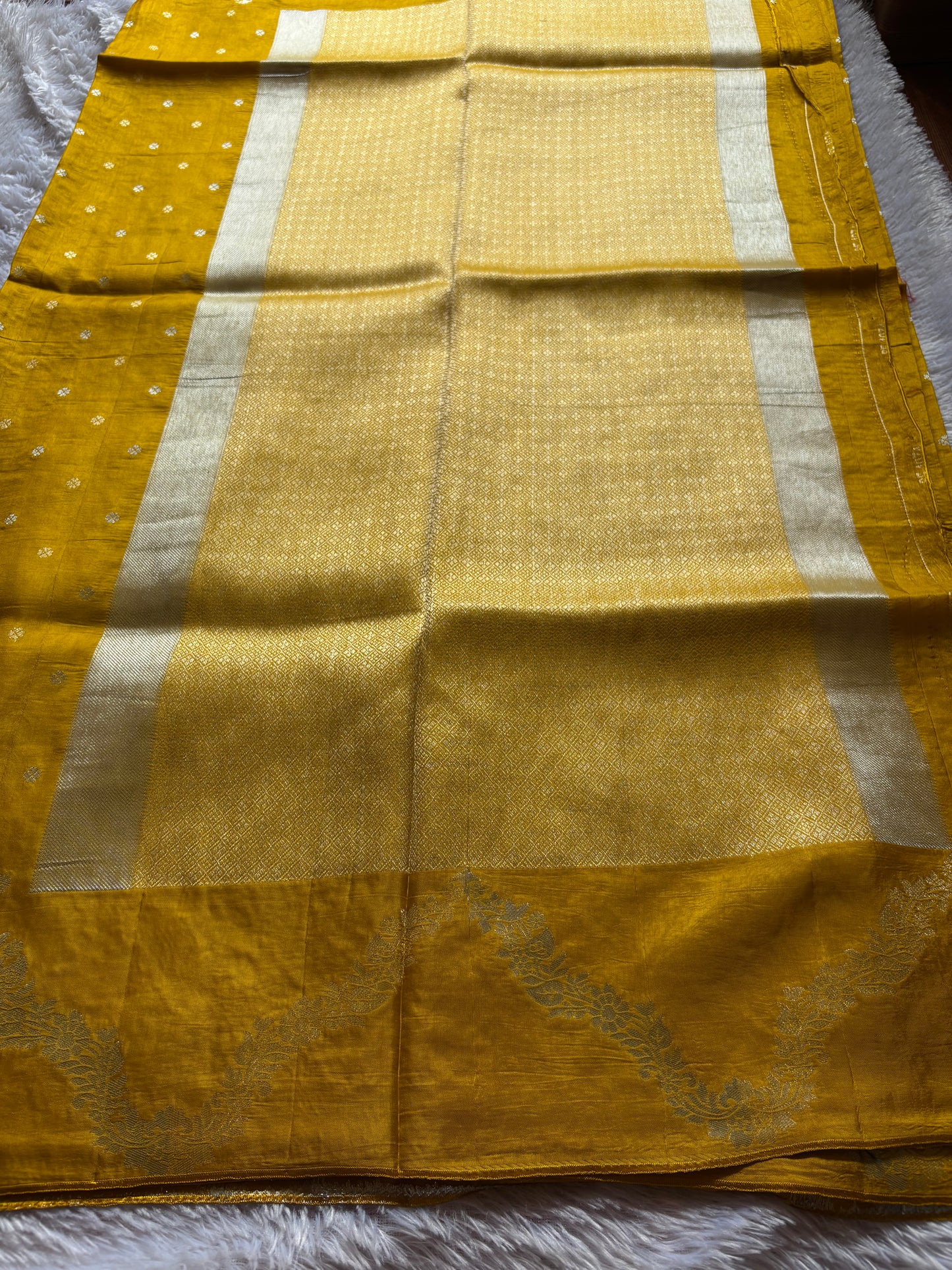SS109 : Solid yellow