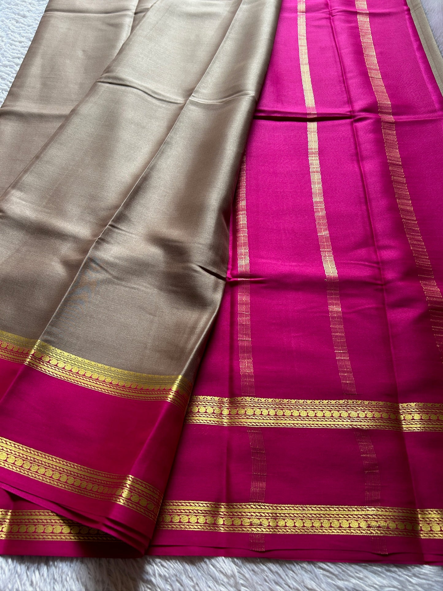Malathi (2D) : Dark grey-Pink