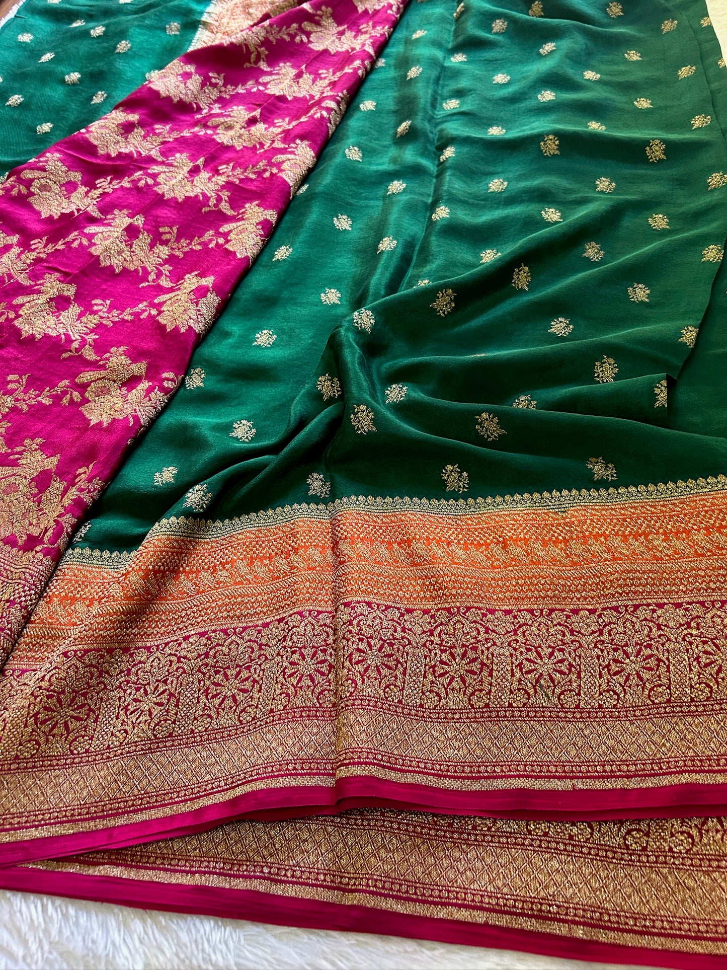 Trishika (3D) : bottle green-orange-pink