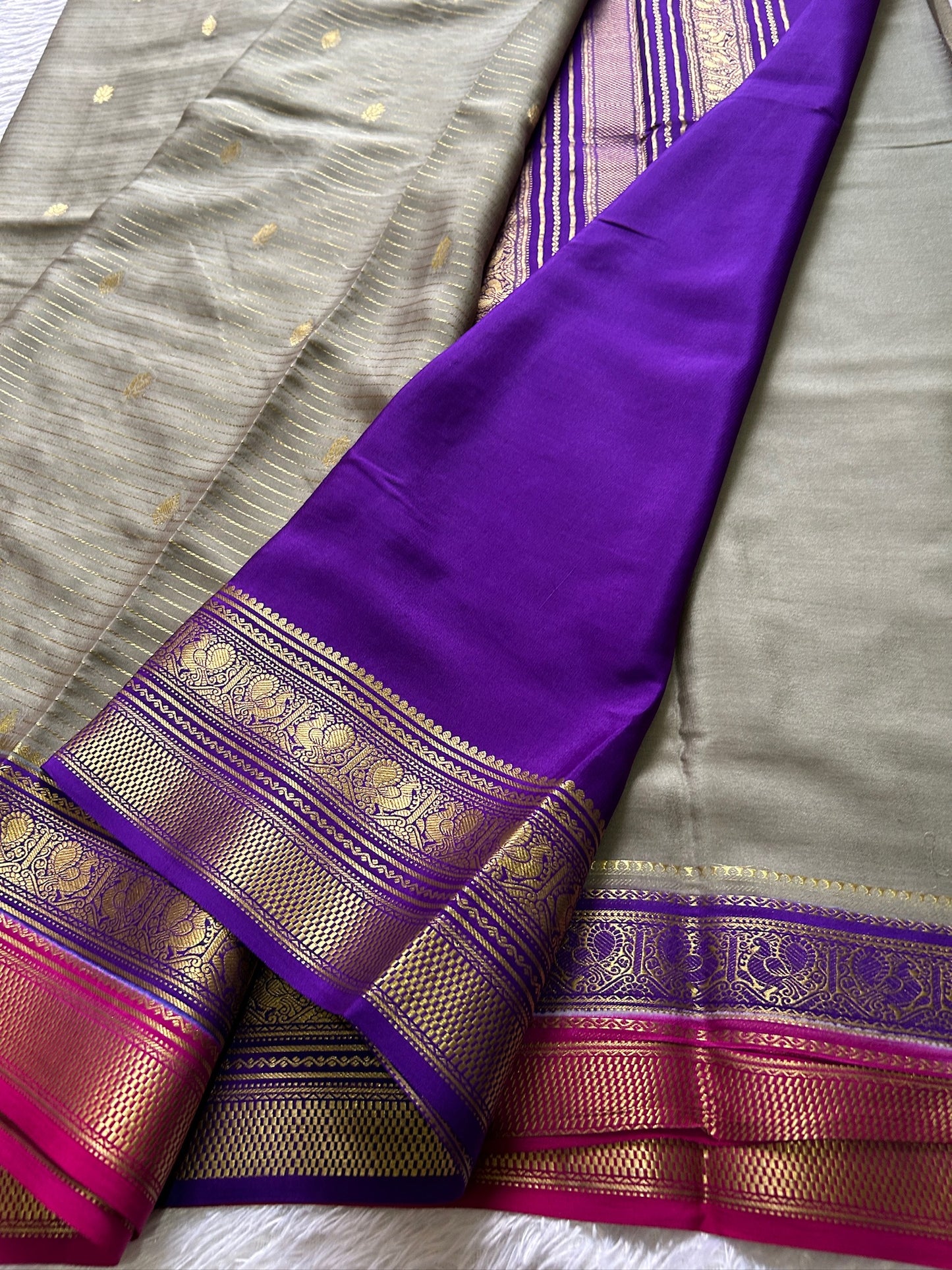 Amulya (3D) : Grey-Purple-Pink