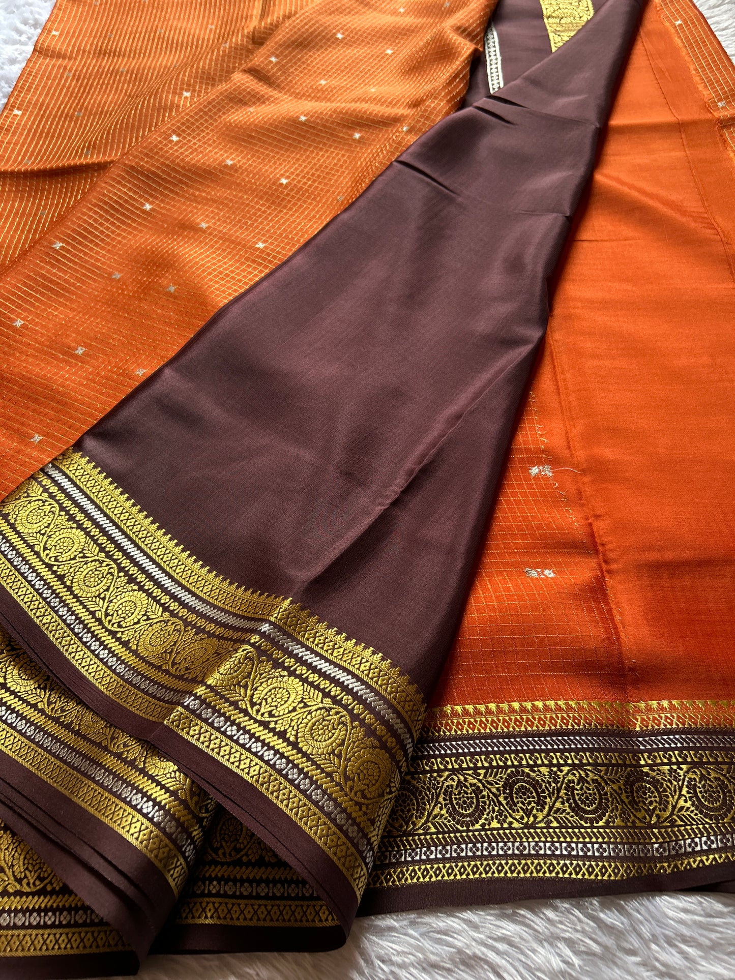 Haasini (2D) : Rust-Brown