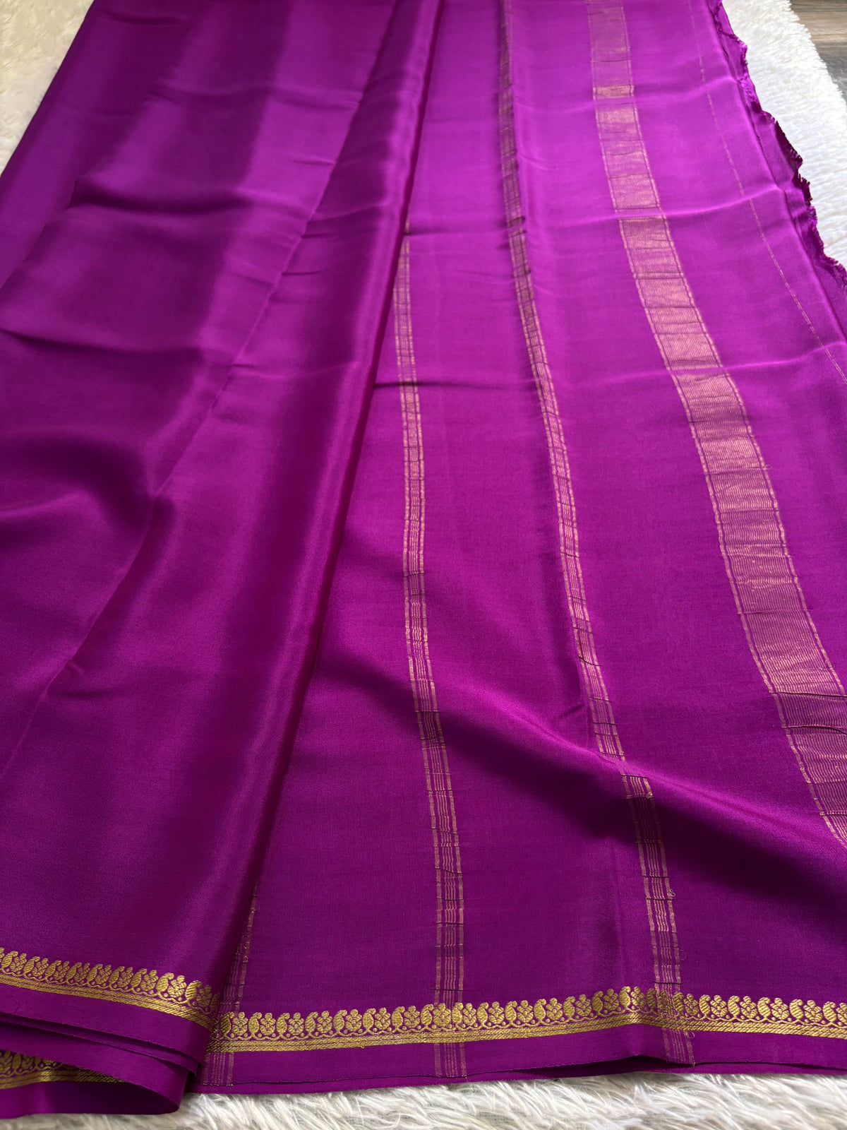 Vandana : Solid Dark magenta