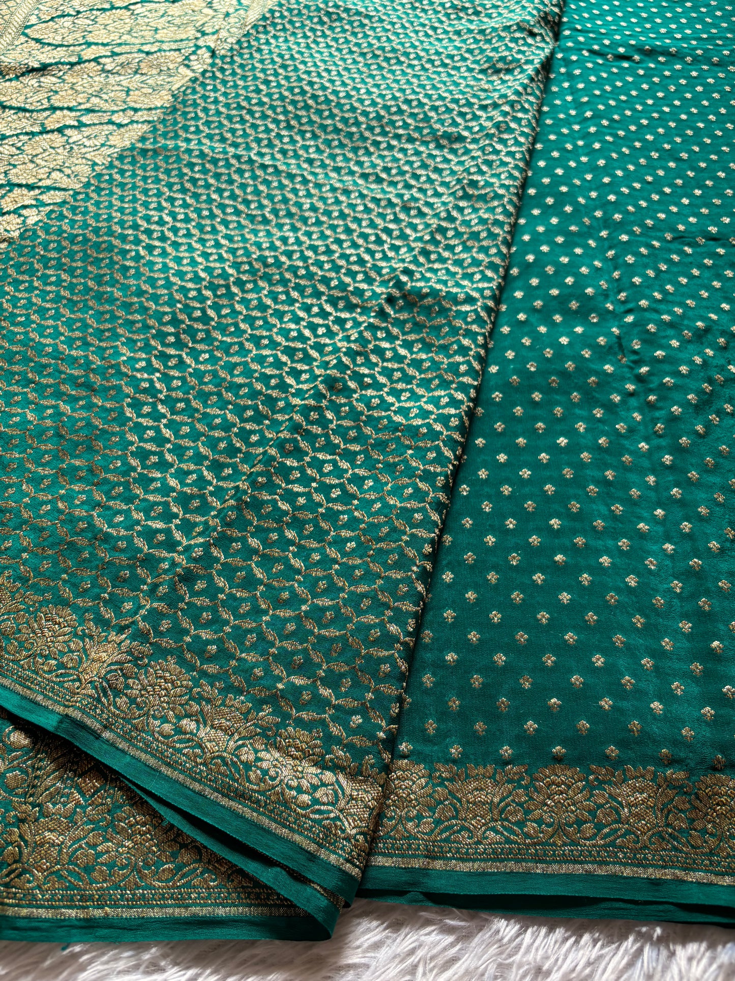 Mahiya : Solid Peacock Green