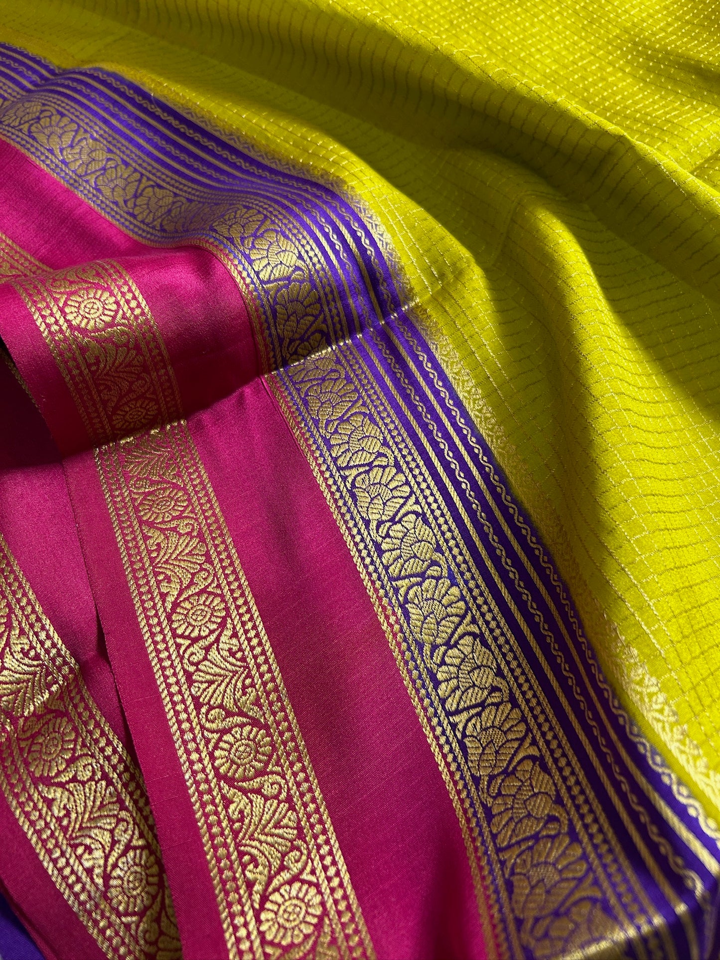 Gayatri (3D) : Lime yellow-purple-pink