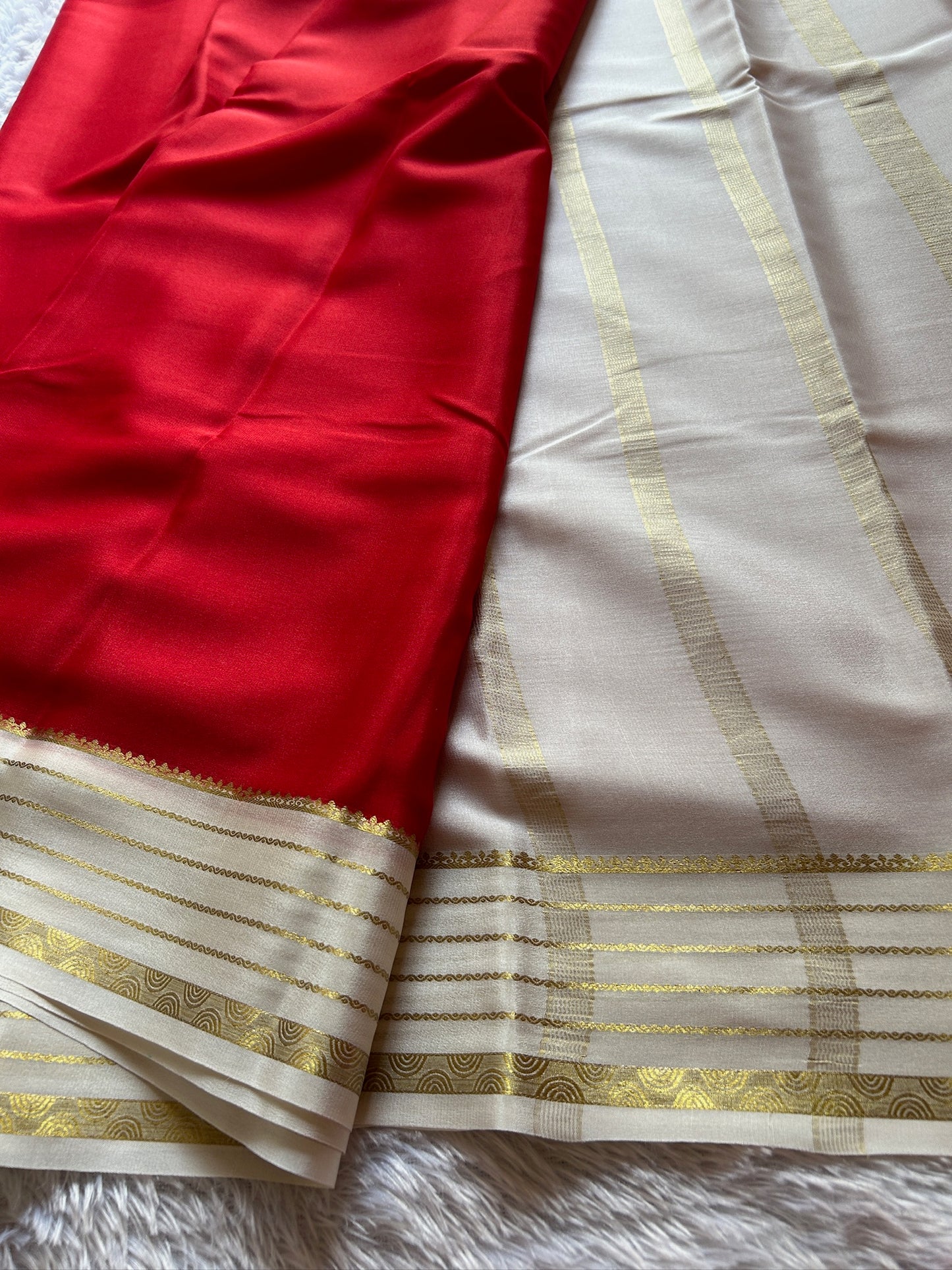 Rashmi (2D) : Red-Off White