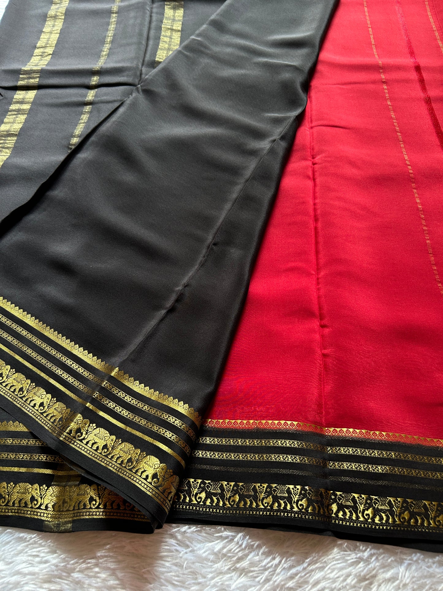 Eshwari (2D) : Dark Red-Black