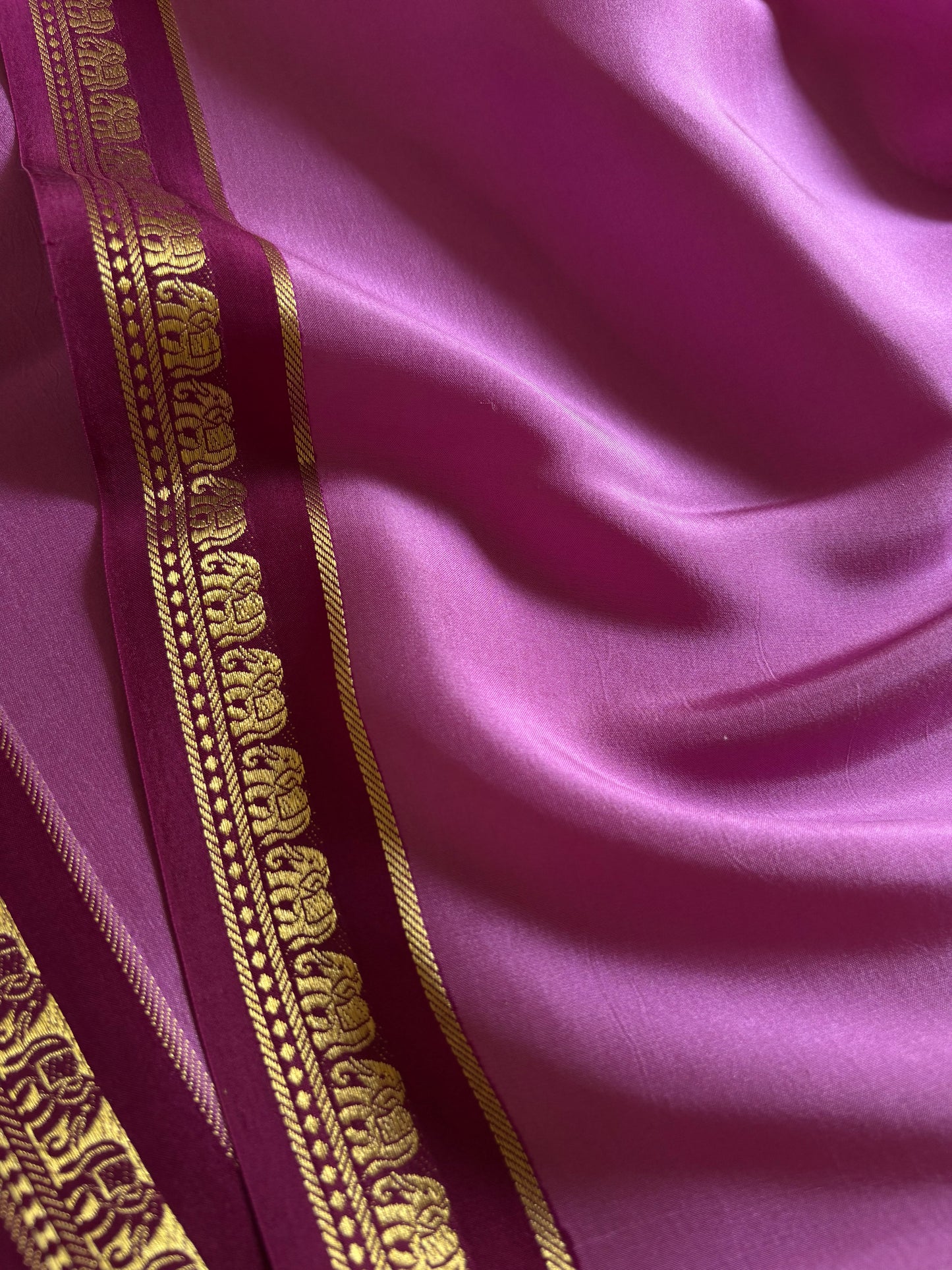 Gowri (2D) : Mauve-magenta