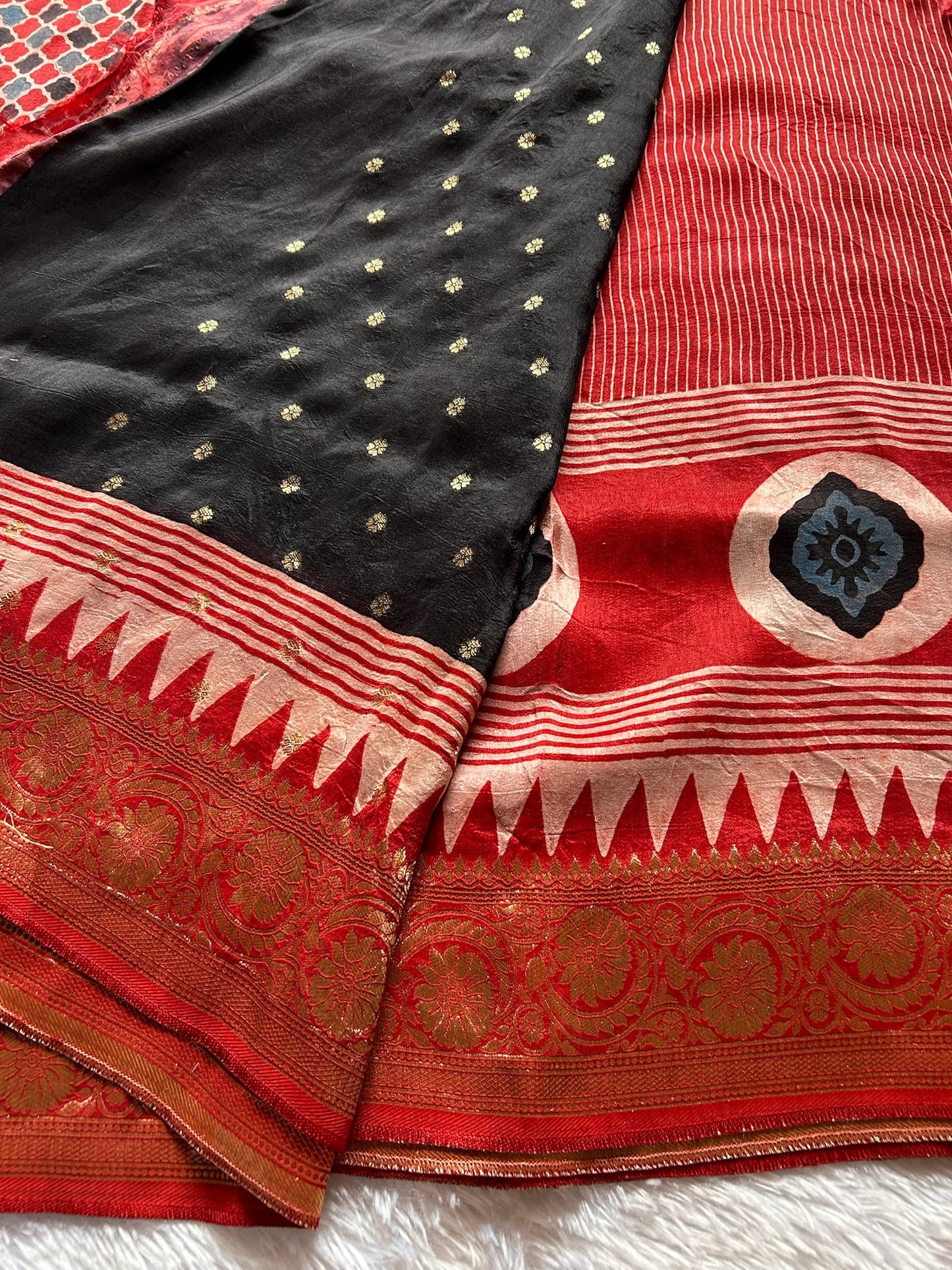 Soft Modal - Red-Black