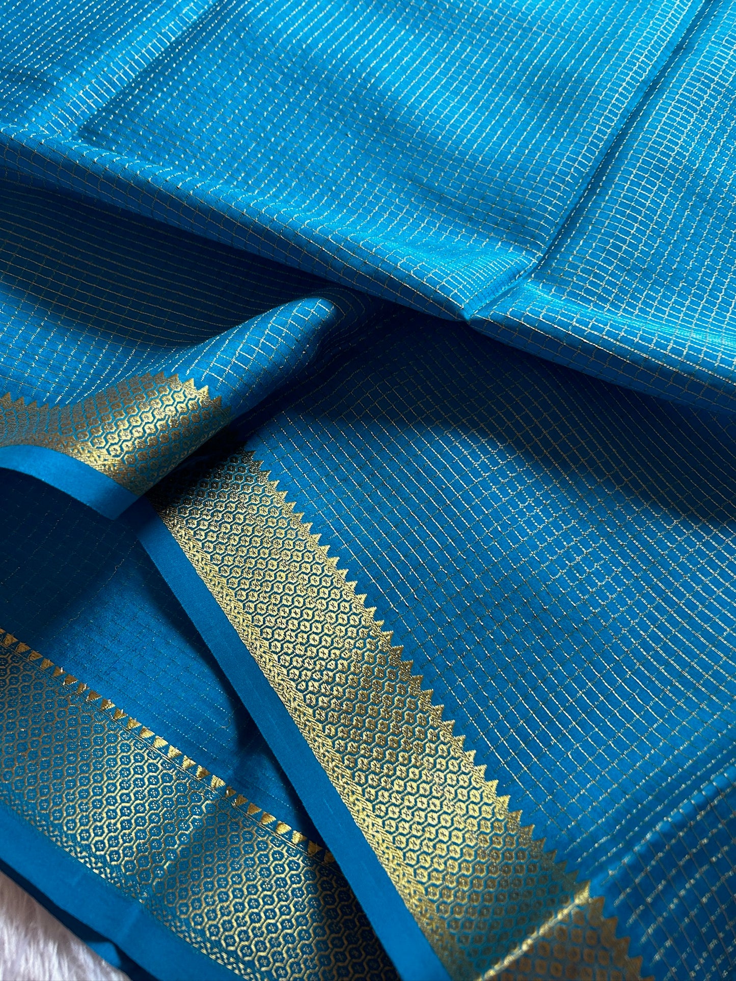 Prema (2D) : Sea blue-royal blue