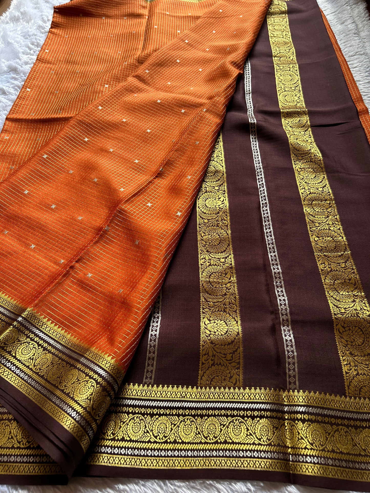 Haasini (2D) : Rust-Brown