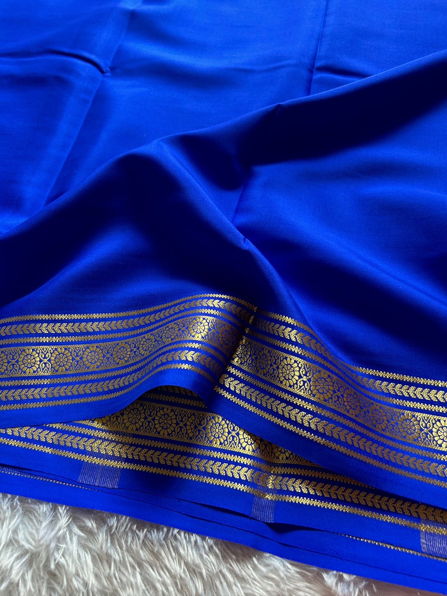 Devika : Solid Royal blue