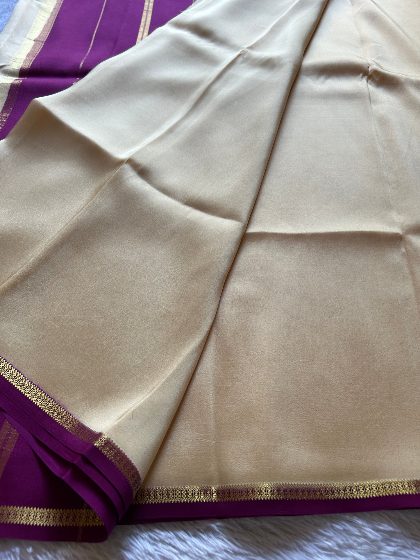 Mangala (2D) : Beige - Magenta