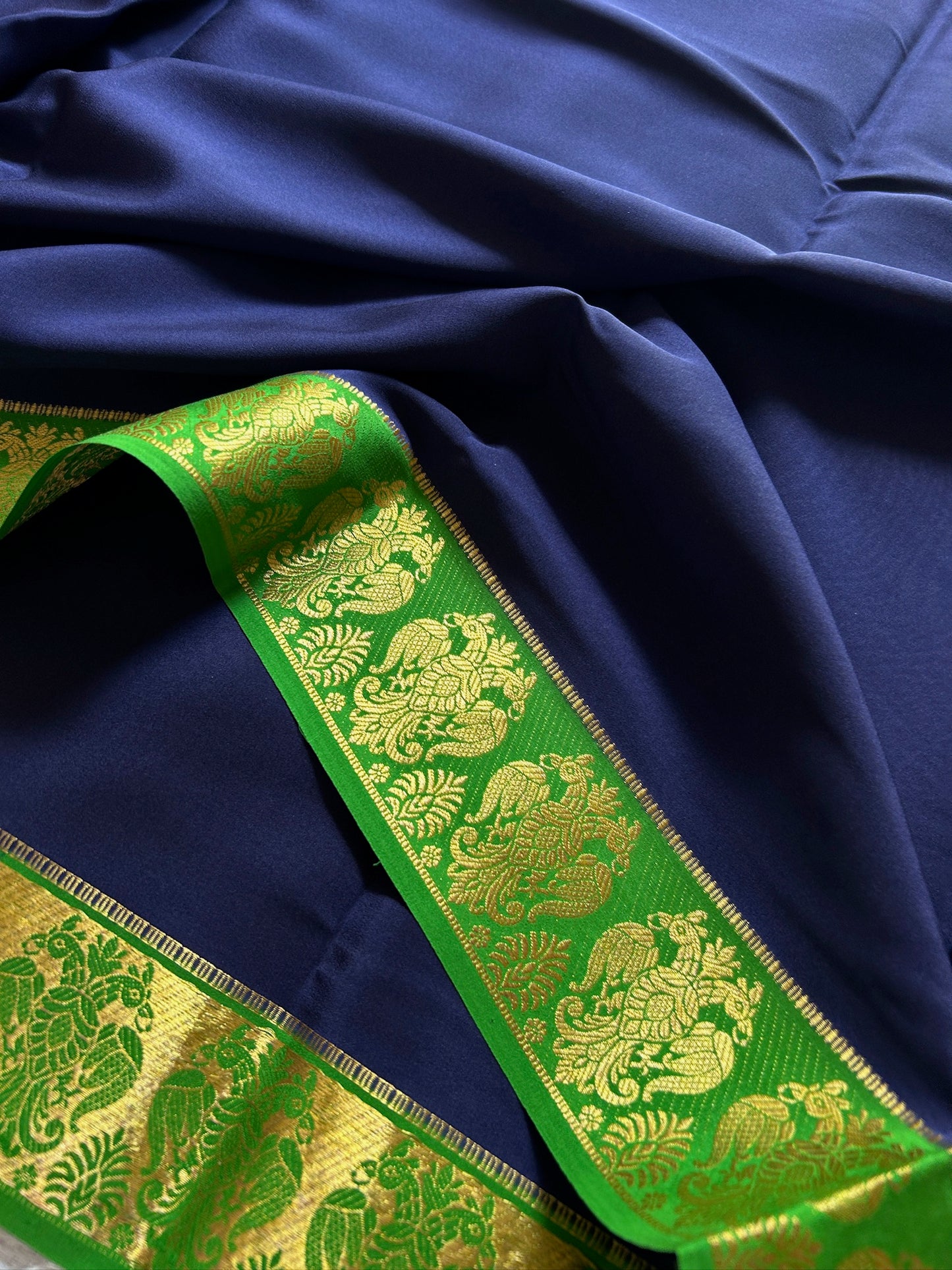 GandaBerunda (2D) : Dark Blue- Leaf Green