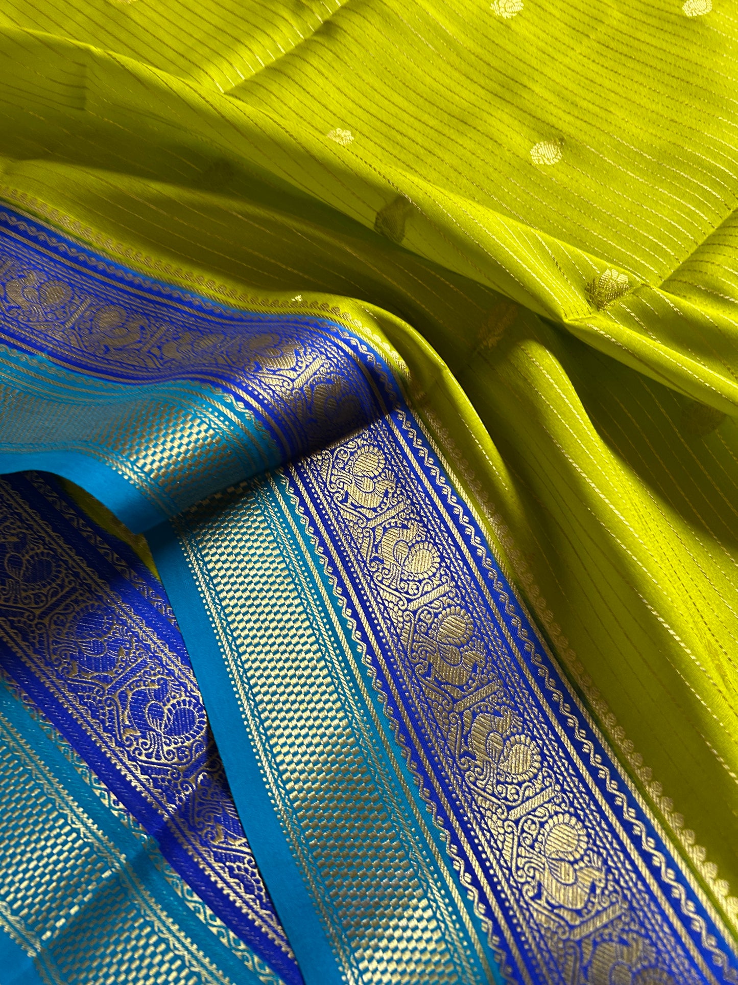 Amulya (3D) : Olive-Royal Blue-Ananda Blue