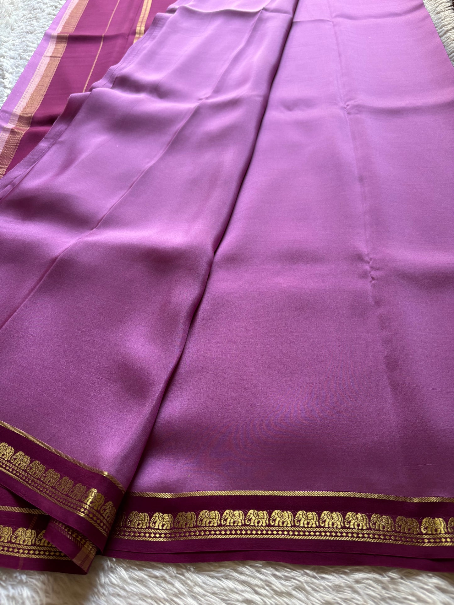 Gowri (2D) : Mauve-magenta
