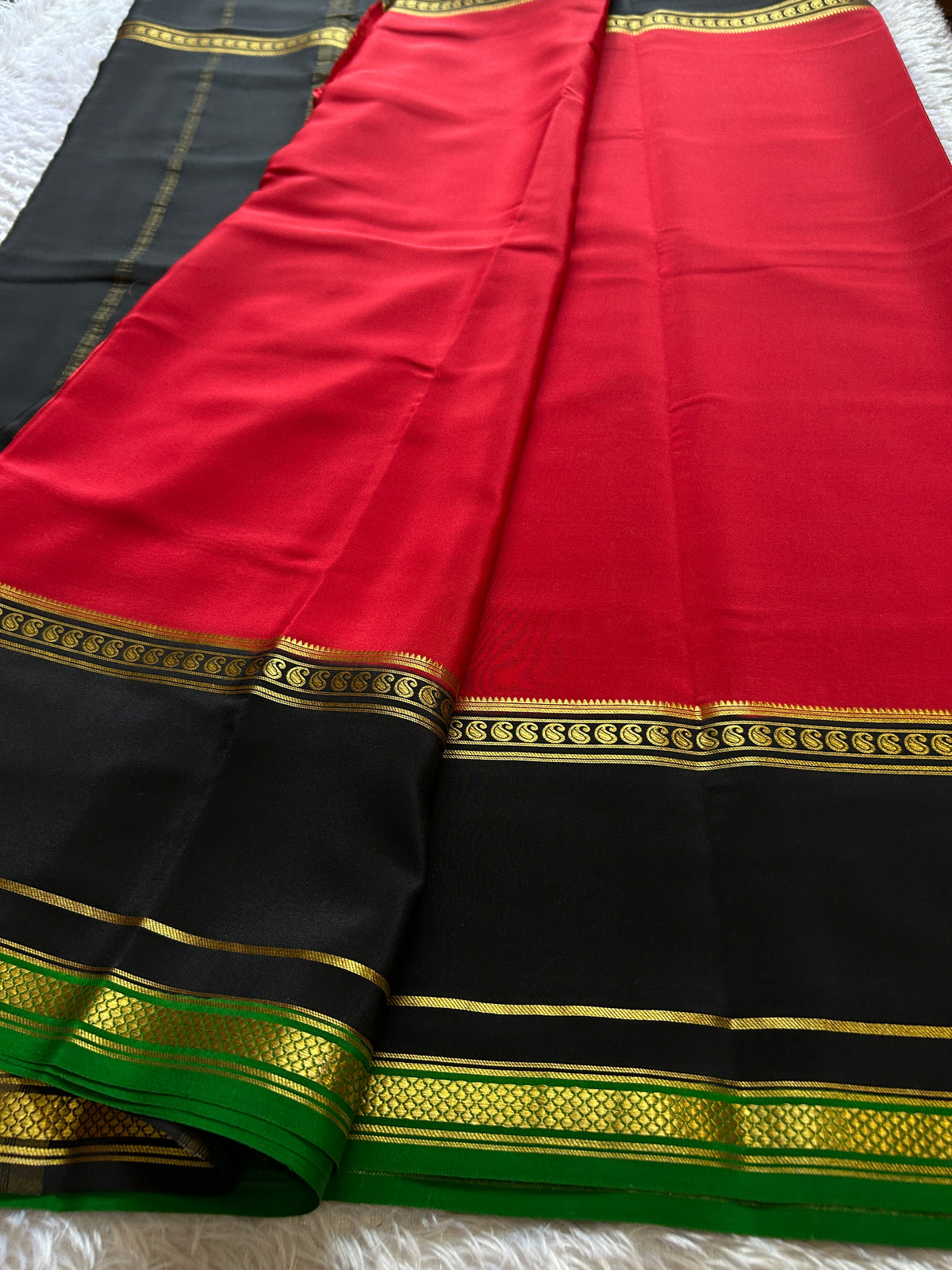 Triguna (3D) : Red-black-green