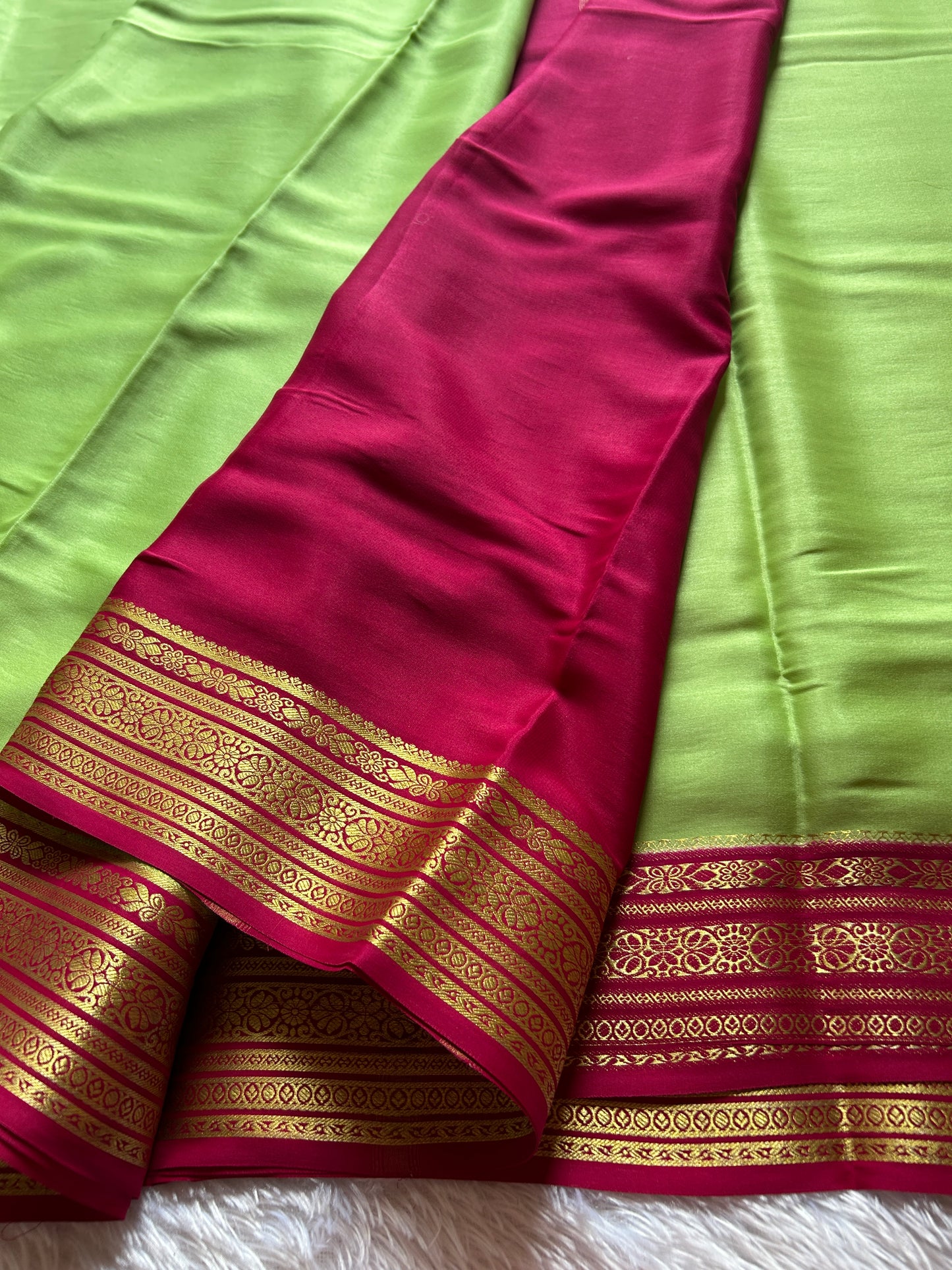 Ganga : pista green-yellow-pink