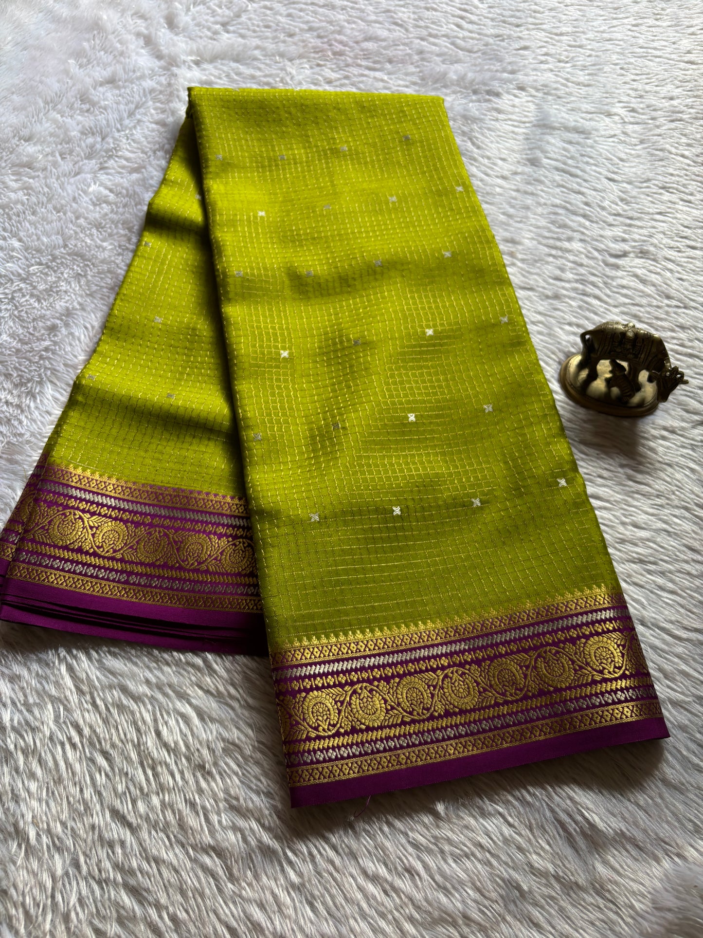Haasini (2D) : Mehendi green-magenta