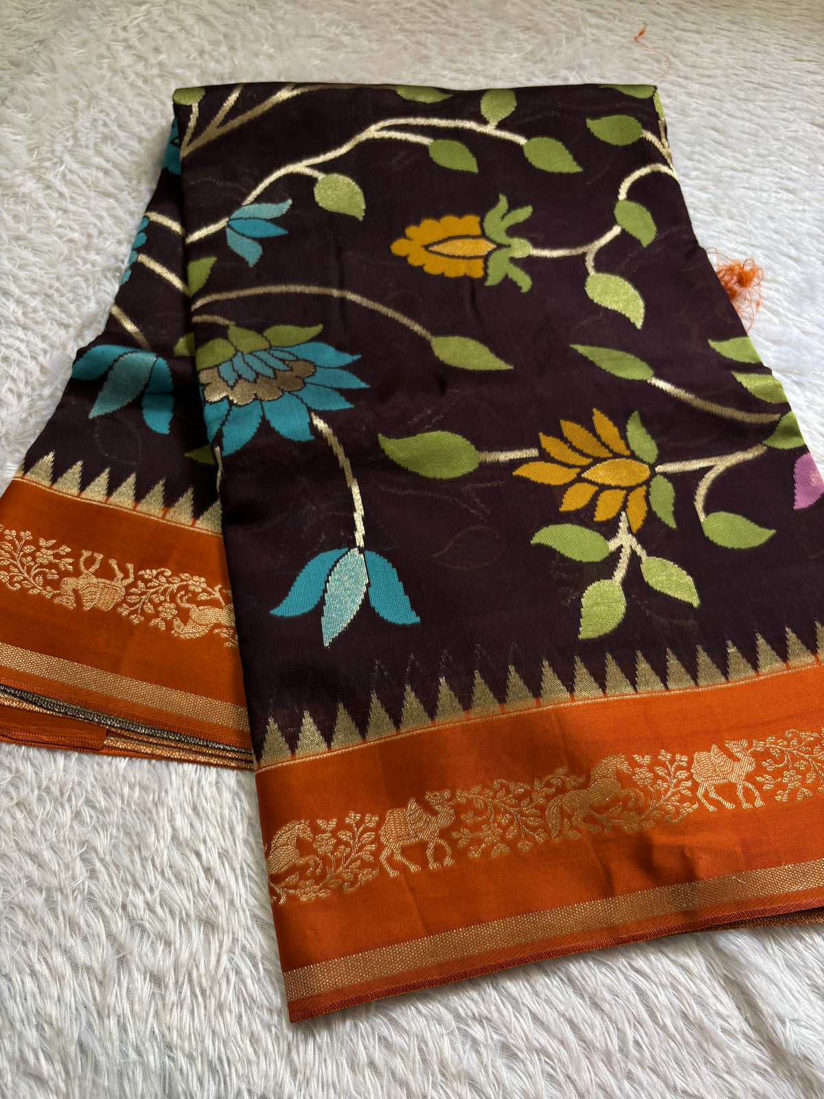 SS134 (2D) : Chocolate brown-rust orange