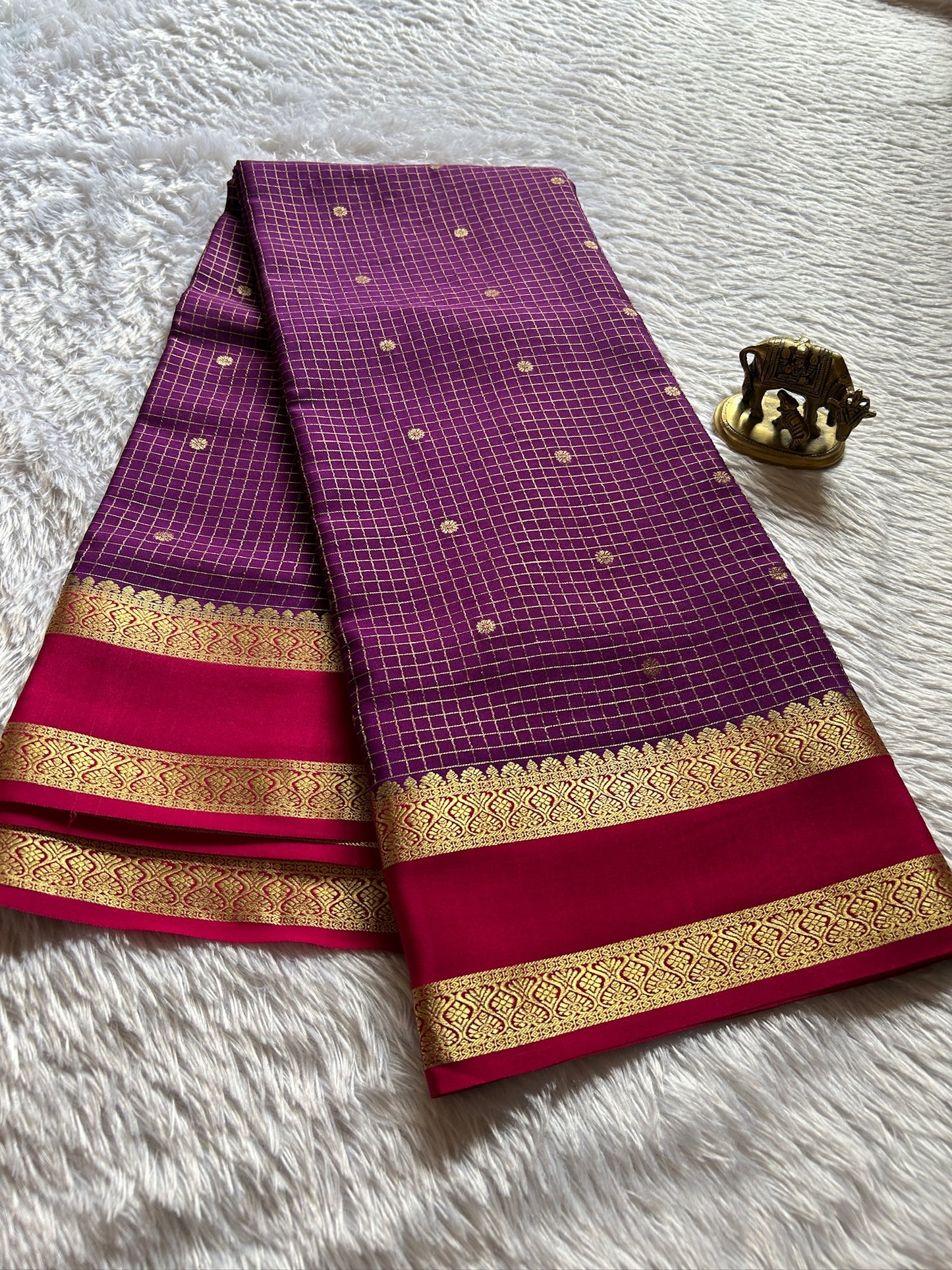 Nandini (2D) : Purple-dark pink