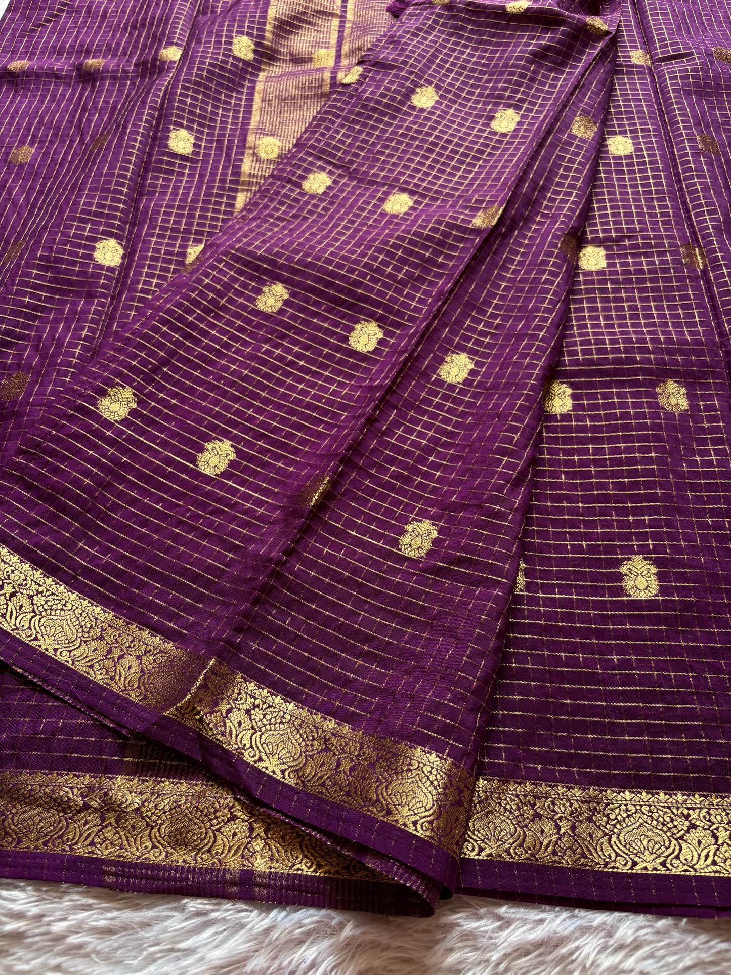 SS103 : Solid dark magenta