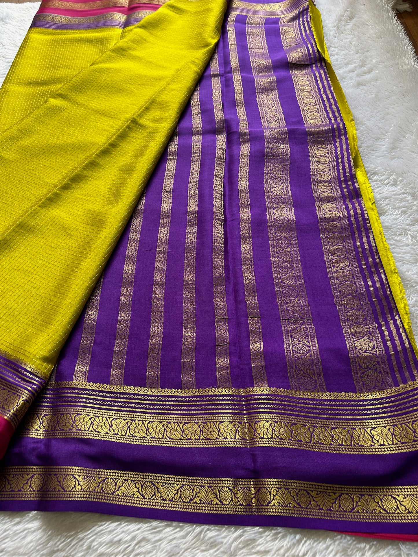 Gayatri (3D) : Lime yellow-purple-pink