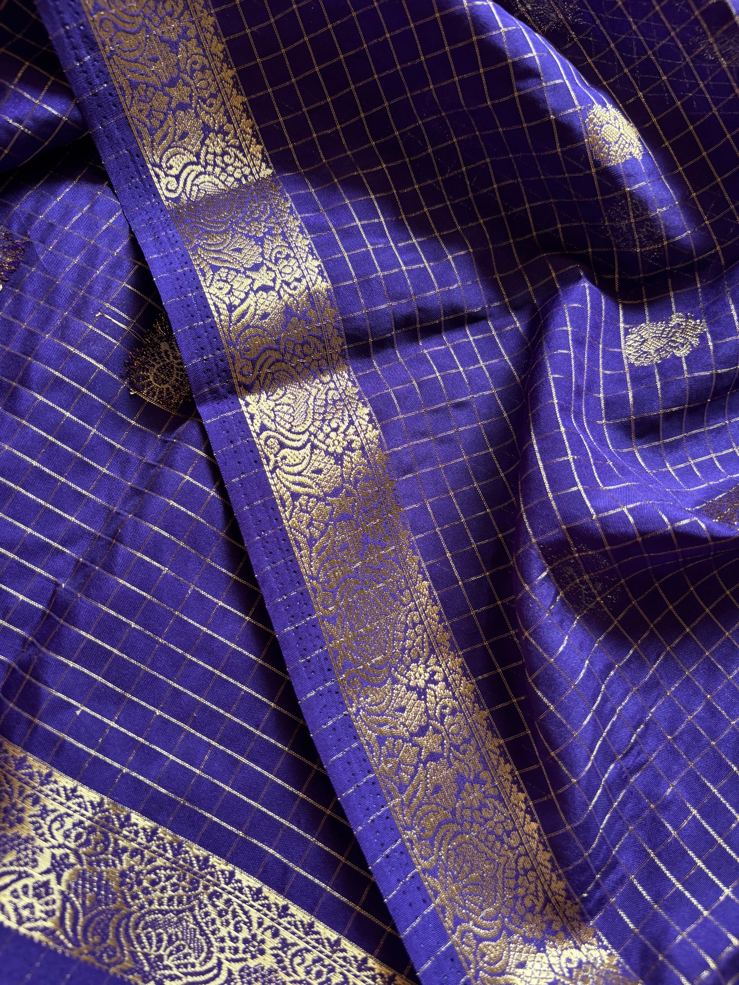 SS103 : Solid Violet