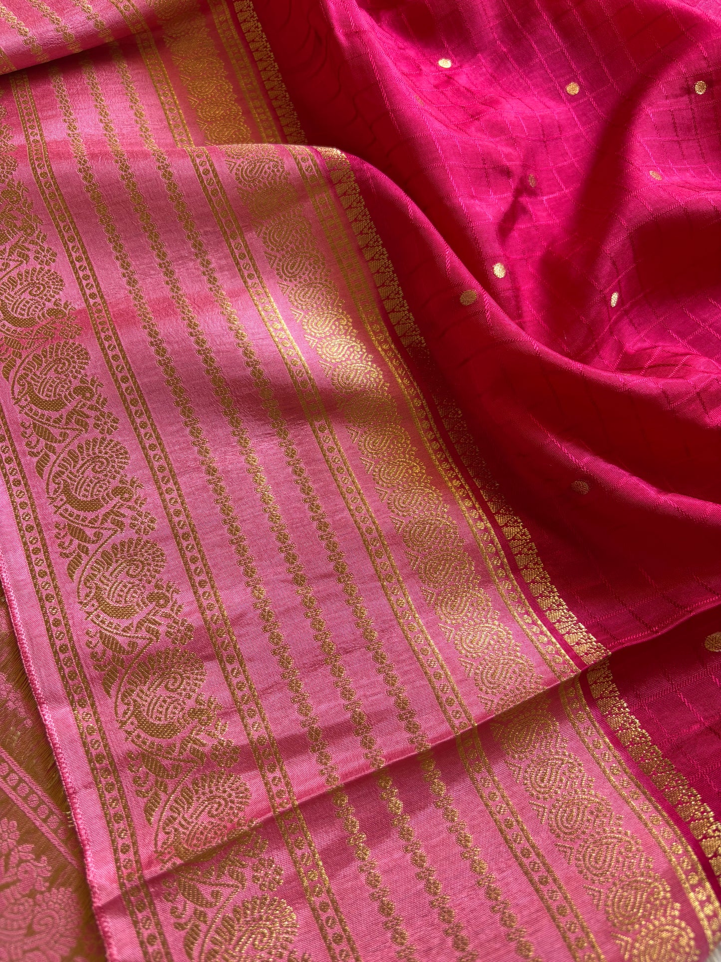 SS111 (2D) : Bright pink-baby pink