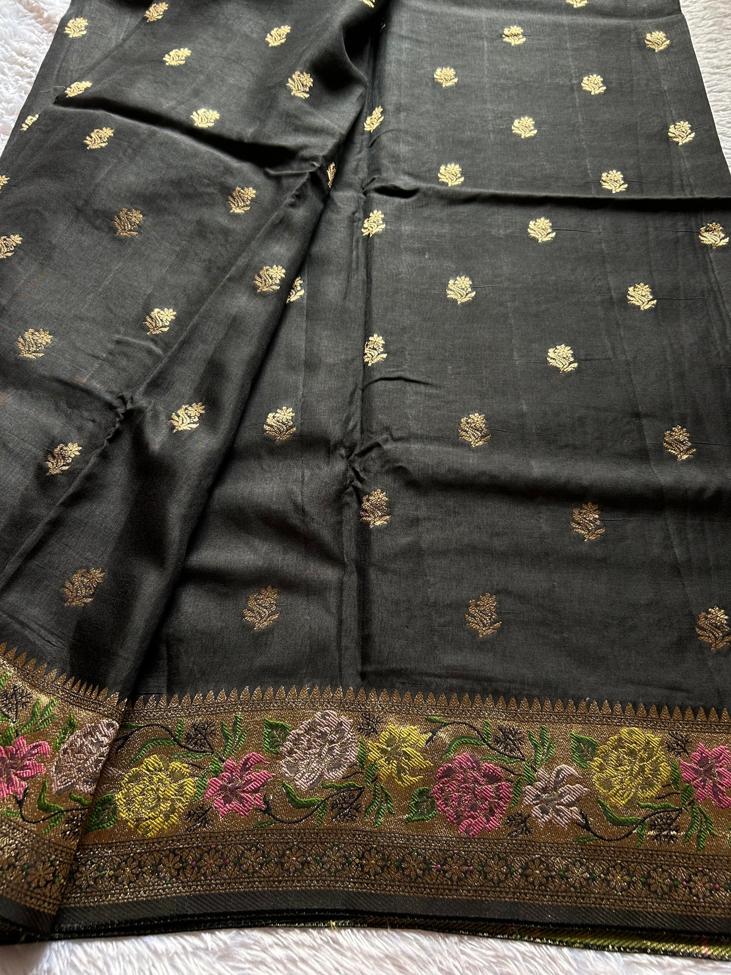 Soft Paithani : Solid Black
