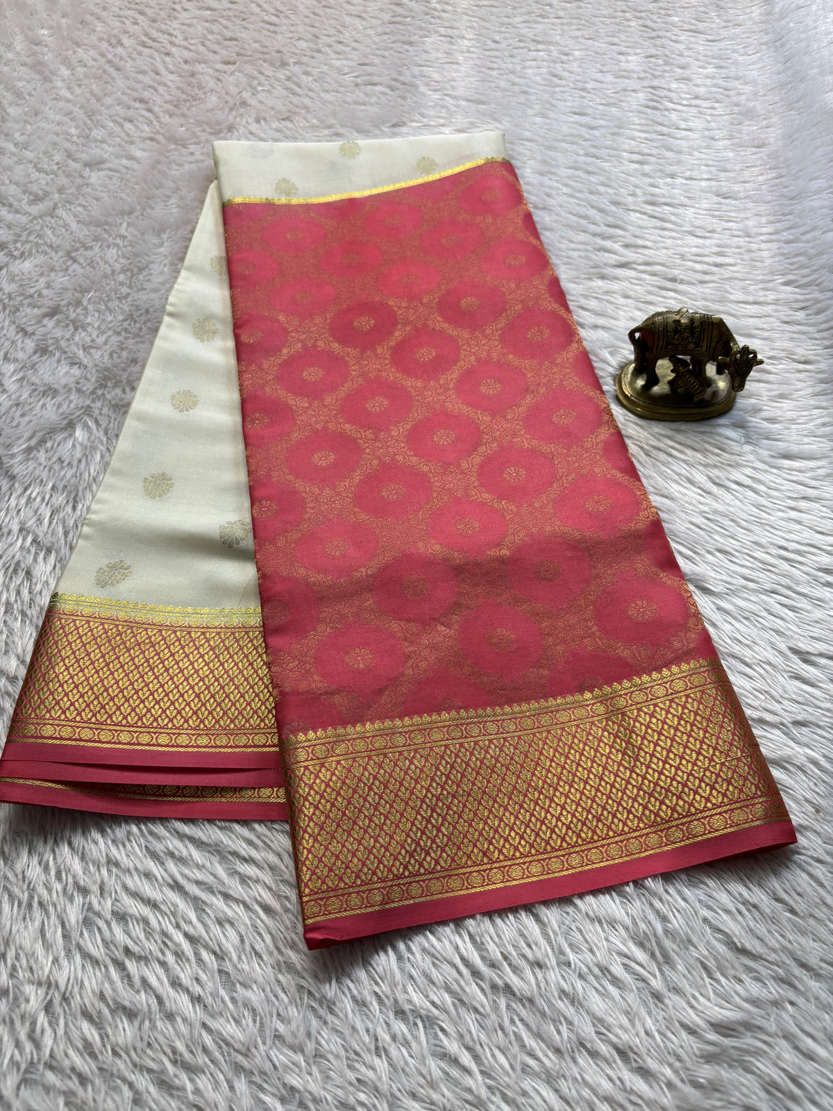 Sparsha (2D) : Brocade Peach-off white