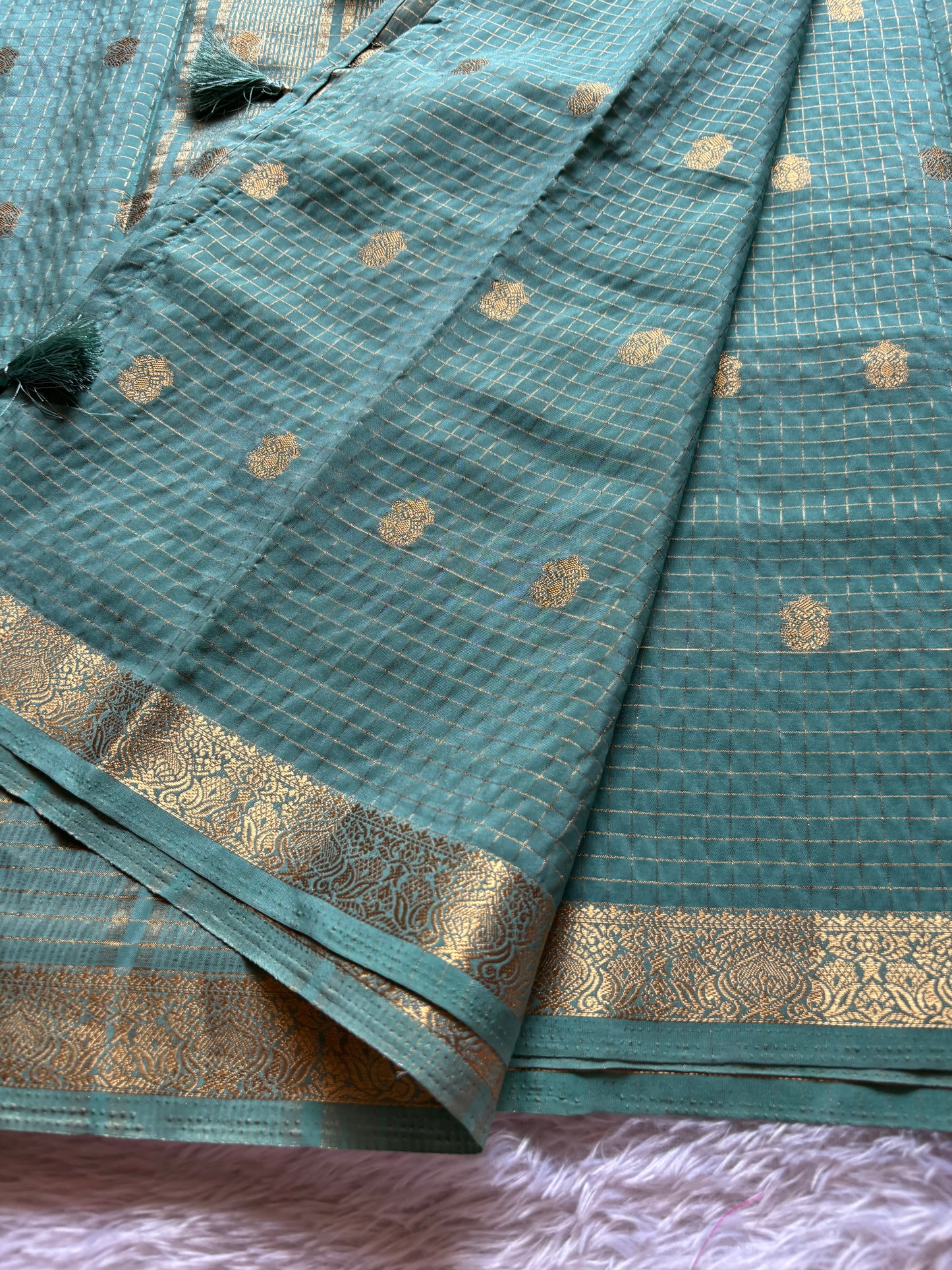 SS103 : Solid Mint green