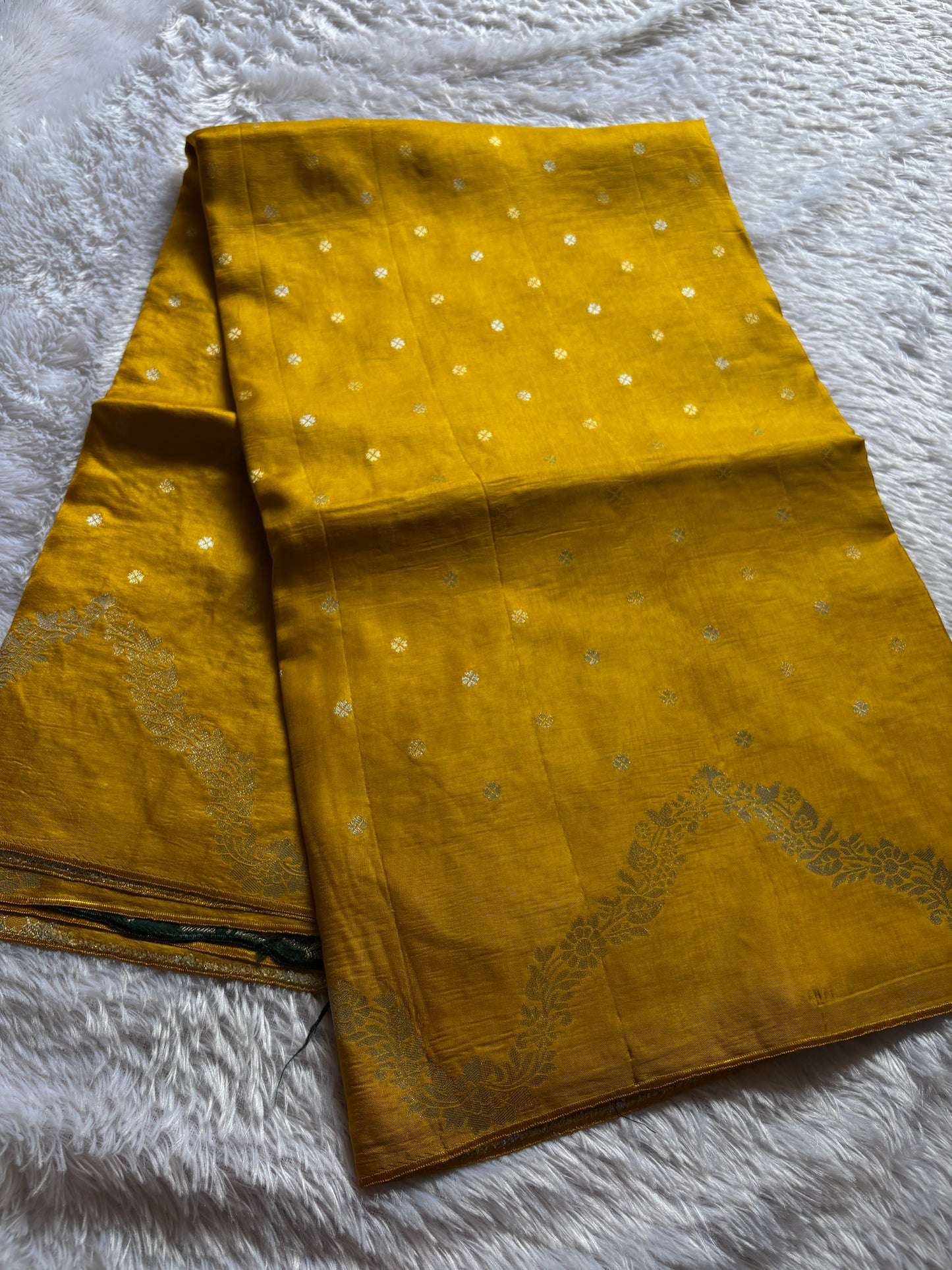 SS109 : Solid yellow