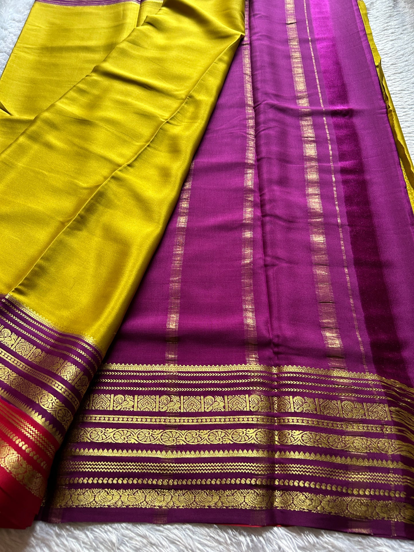 Kalpana (3D) : Olive-magenta-red
