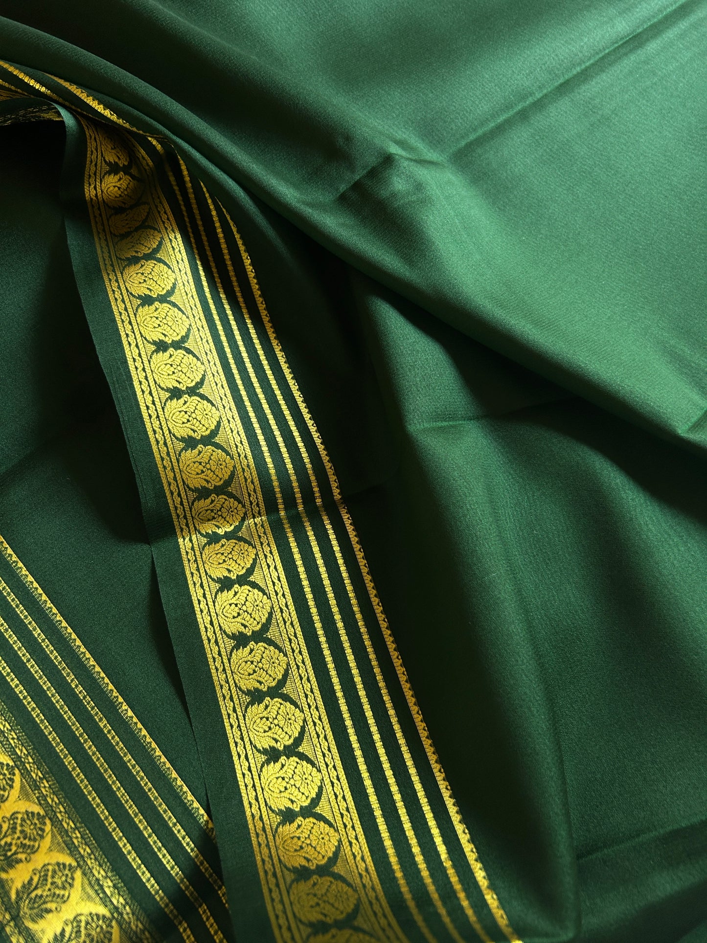 Kalasha : Solid Bottle green