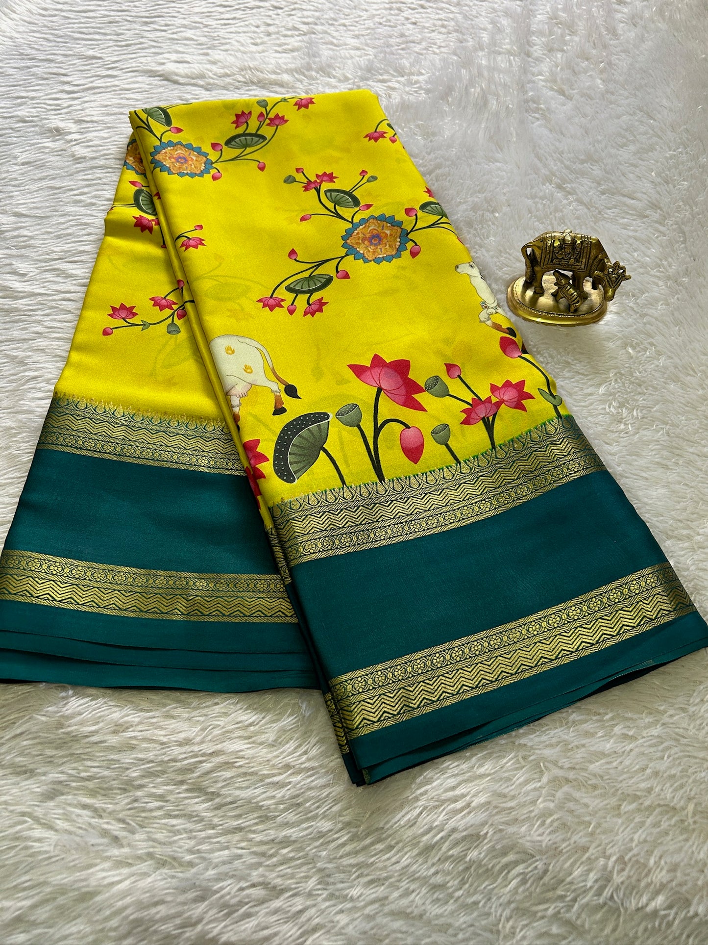 Kasturi (2D) : Lemon yellow-teal green