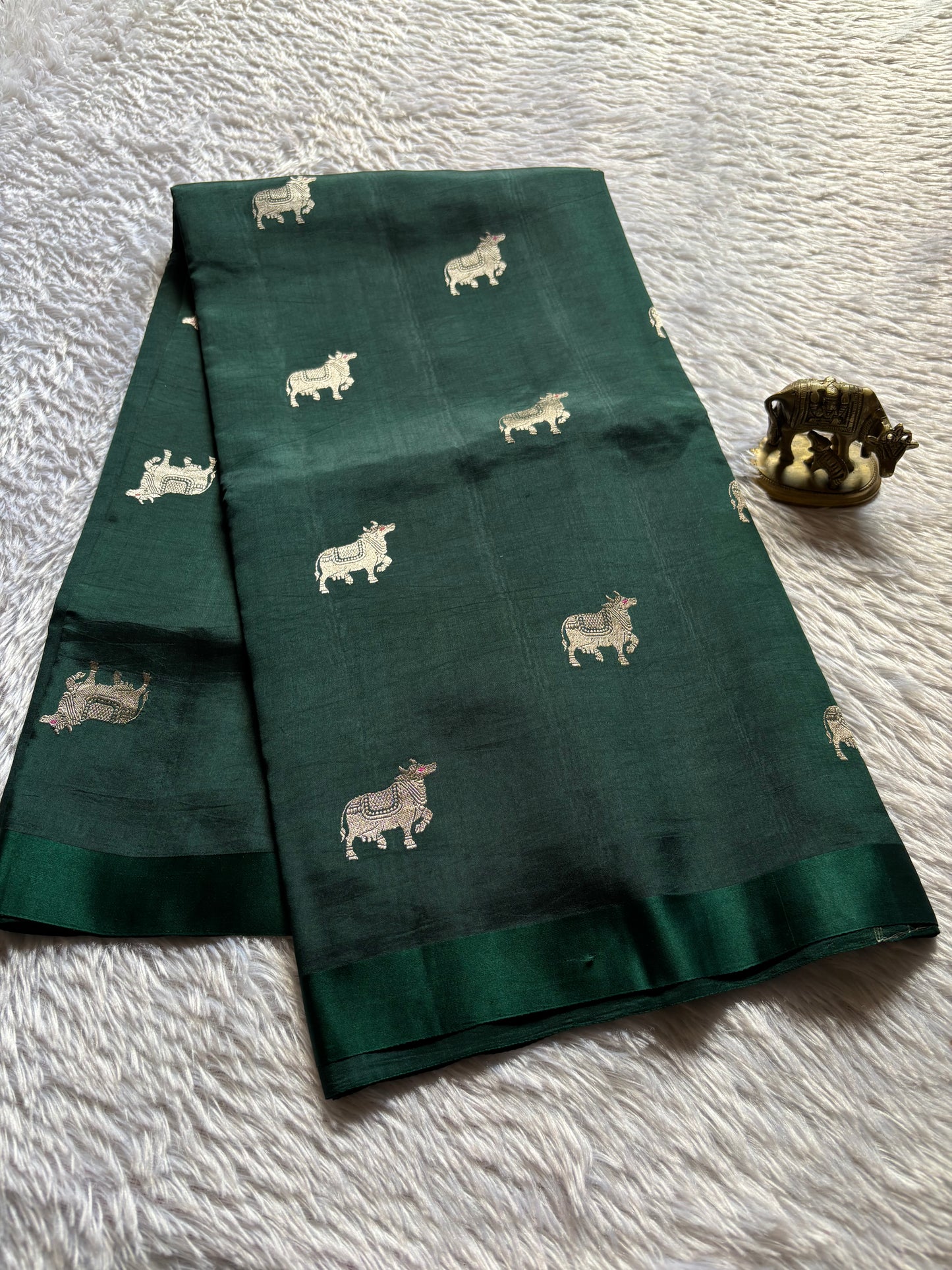 Anupama : Solid Dark green