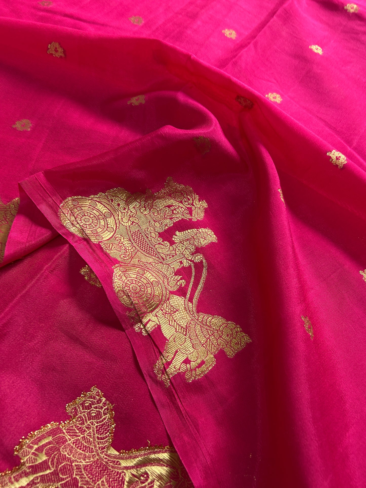 Semi crepe : Hot pink