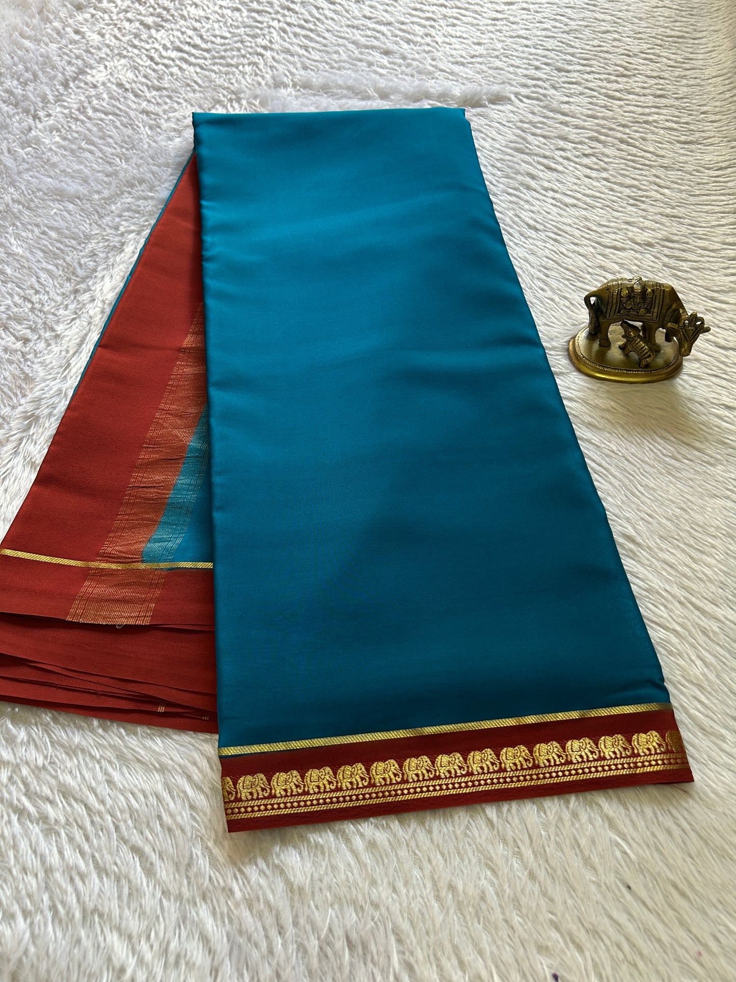 Gamani (2D) : Peacock blue-rust red