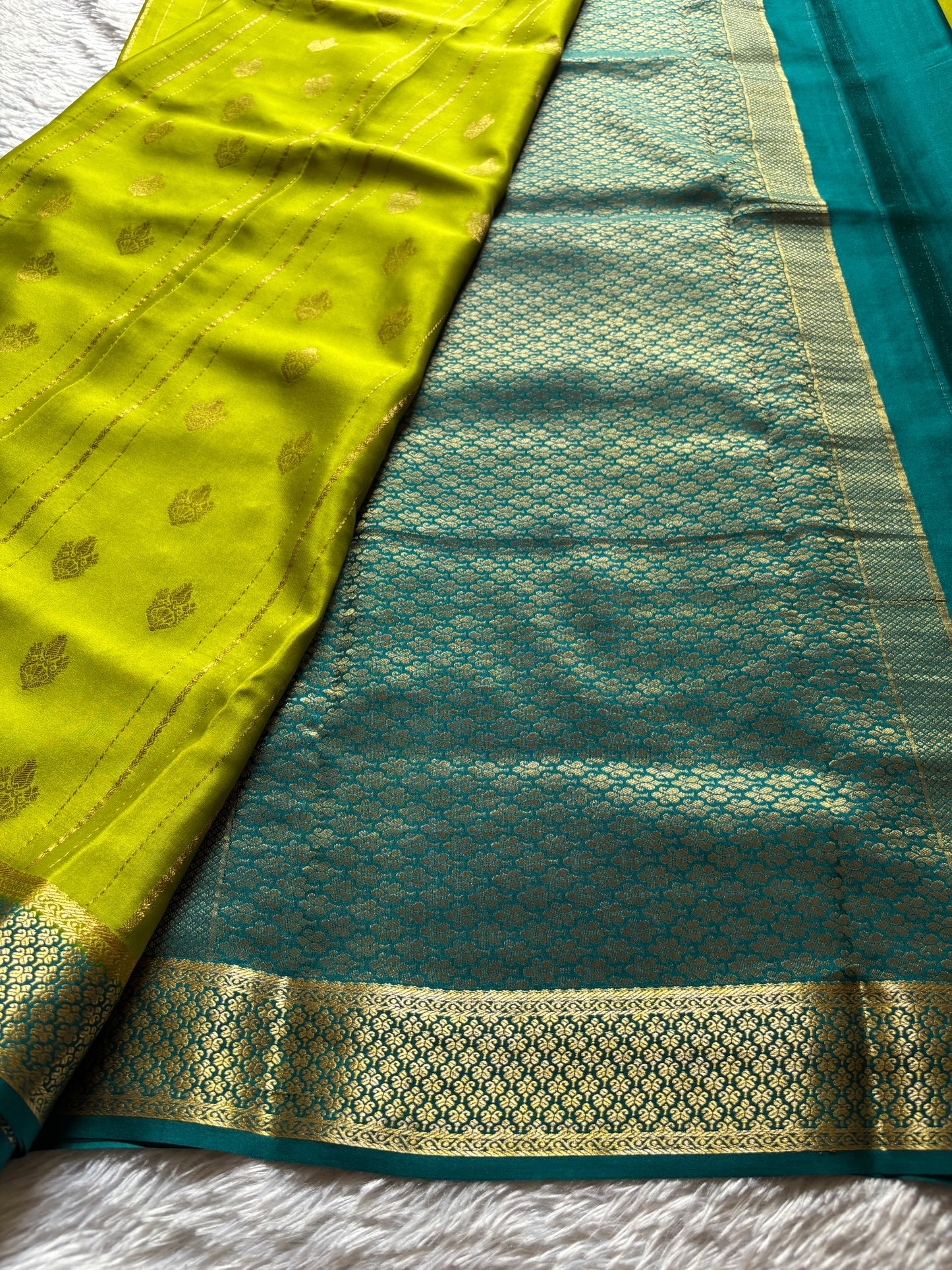 Sangeetha (2D) : Mehendi green-rama green
