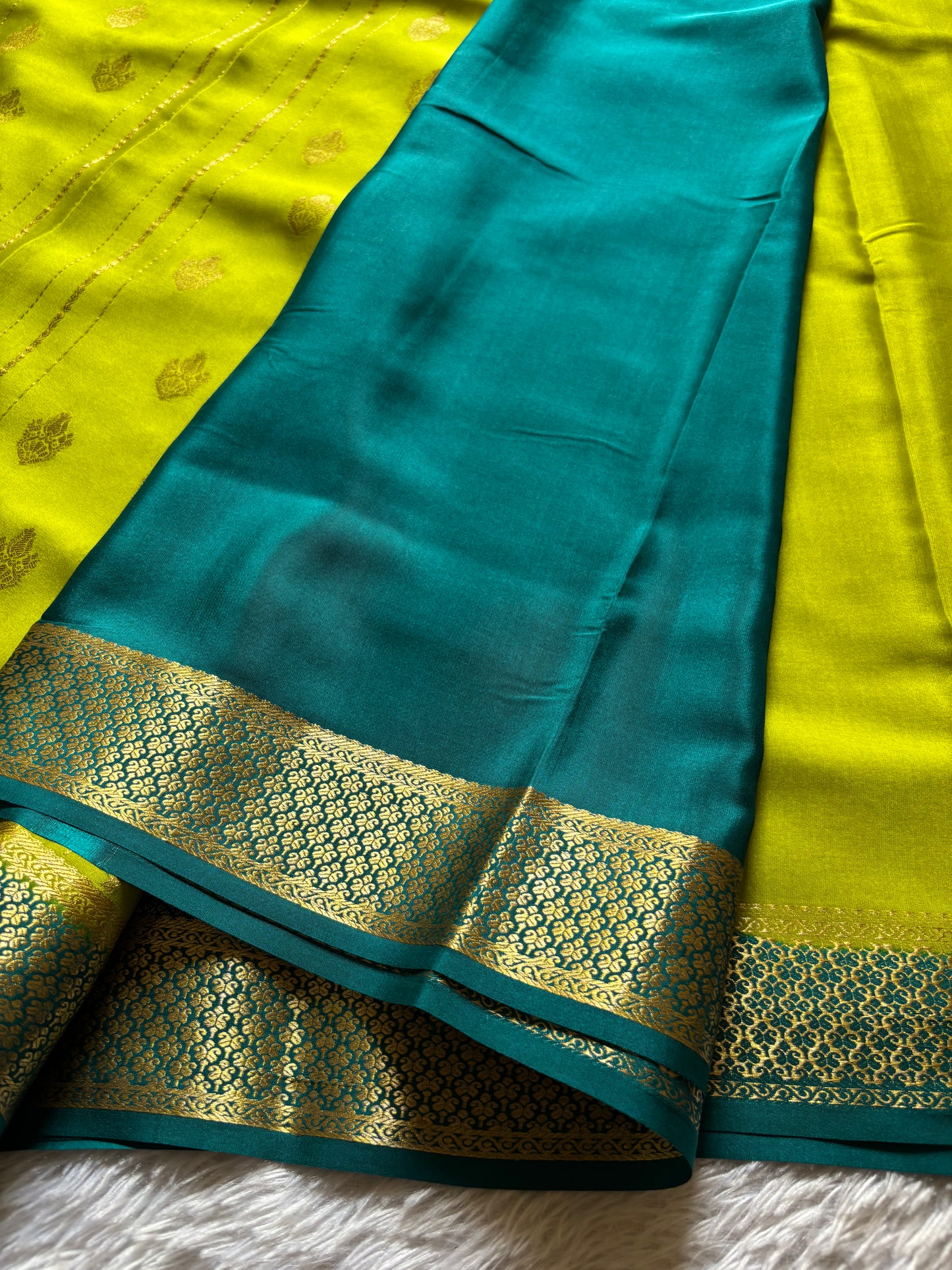 Sangeetha (2D) : Mehendi green-rama green
