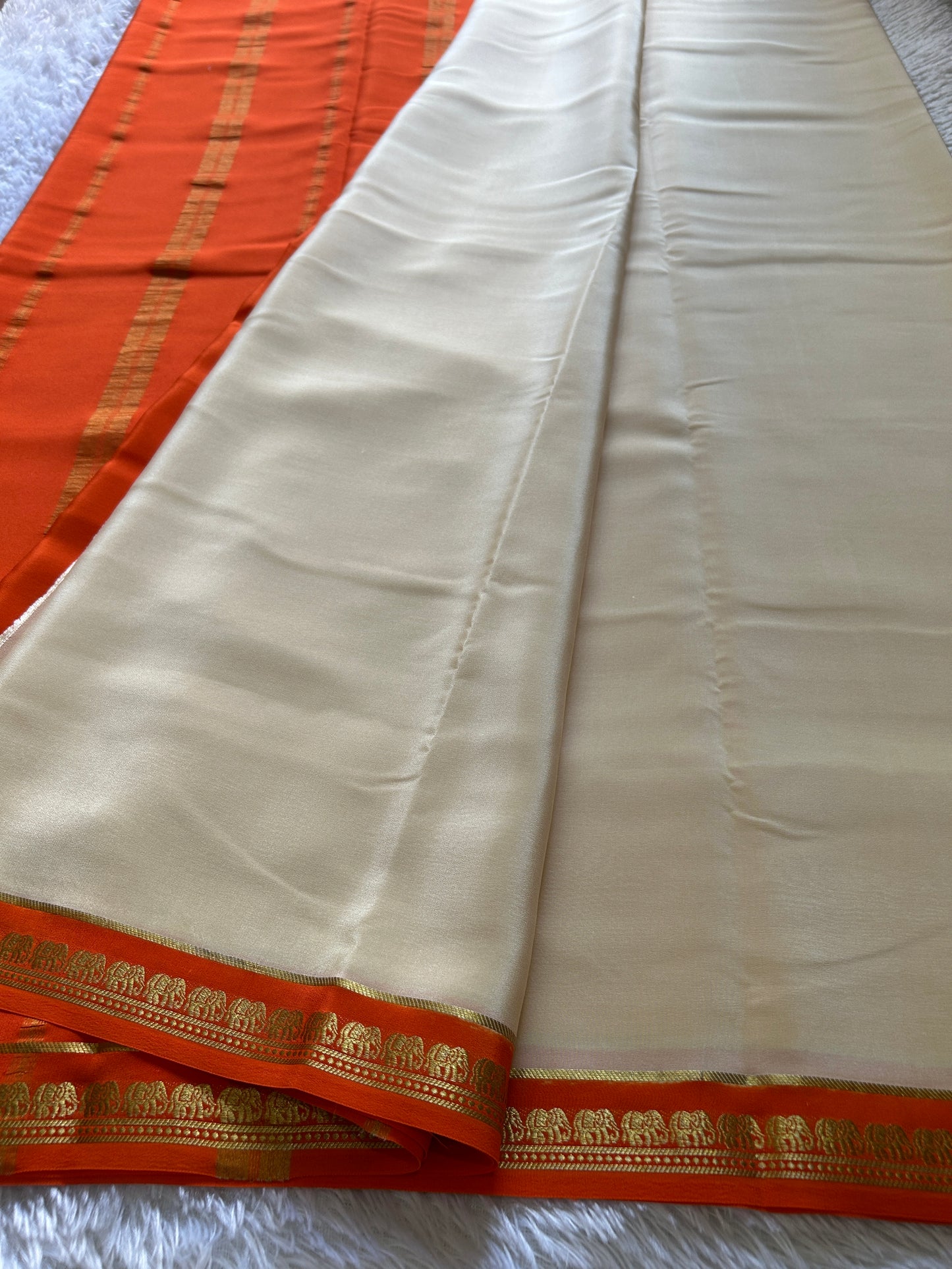Gamani (2D) : Off white-orange